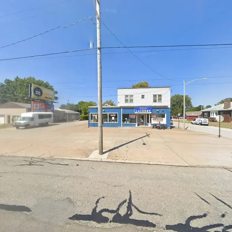 Dell's Coin Laundry - Image 17