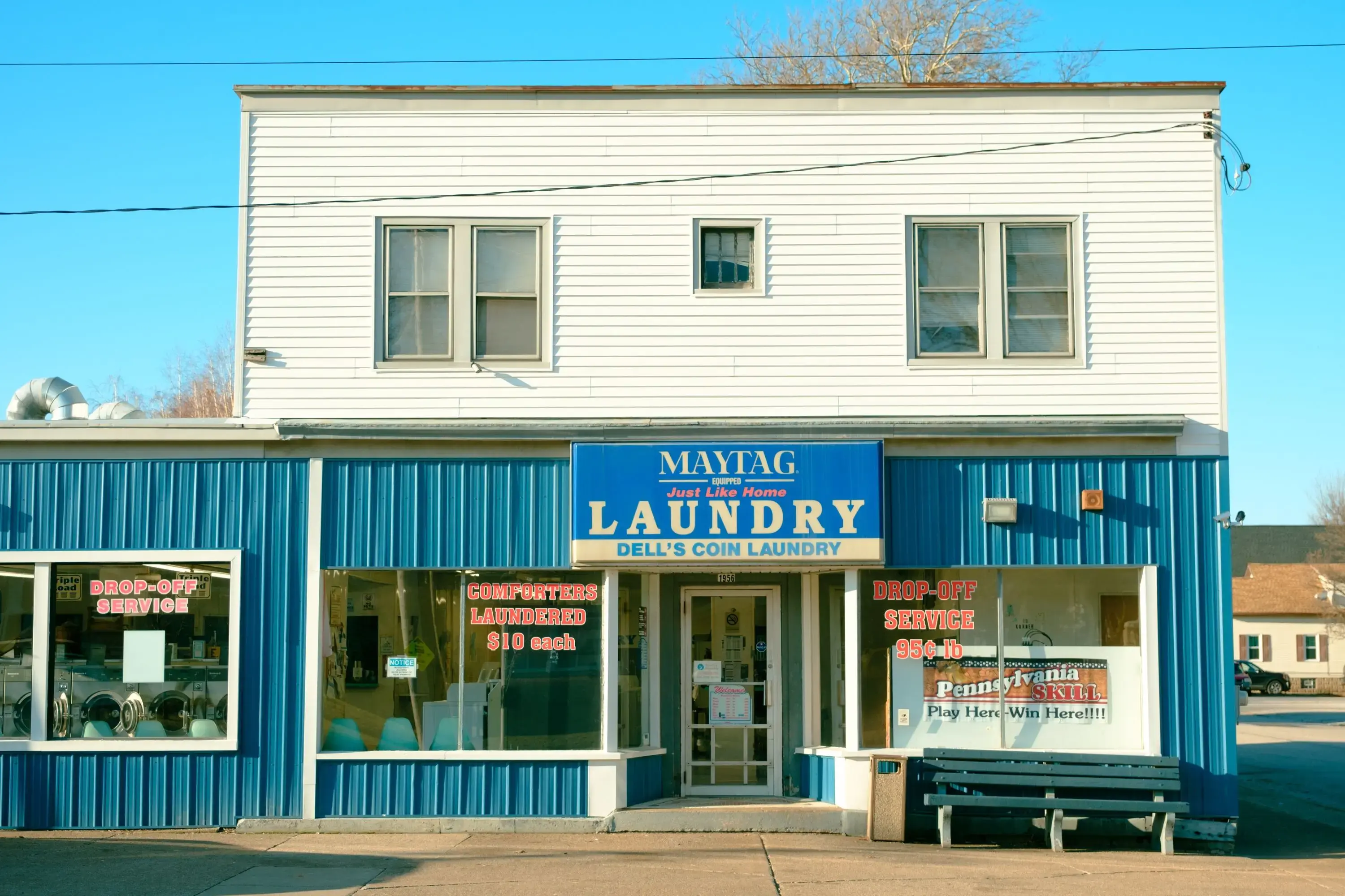 Dell's Coin Laundry - Image 3