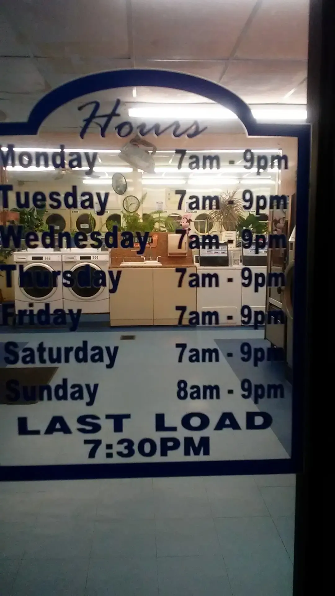 Dell's Coin Laundry - Image 12