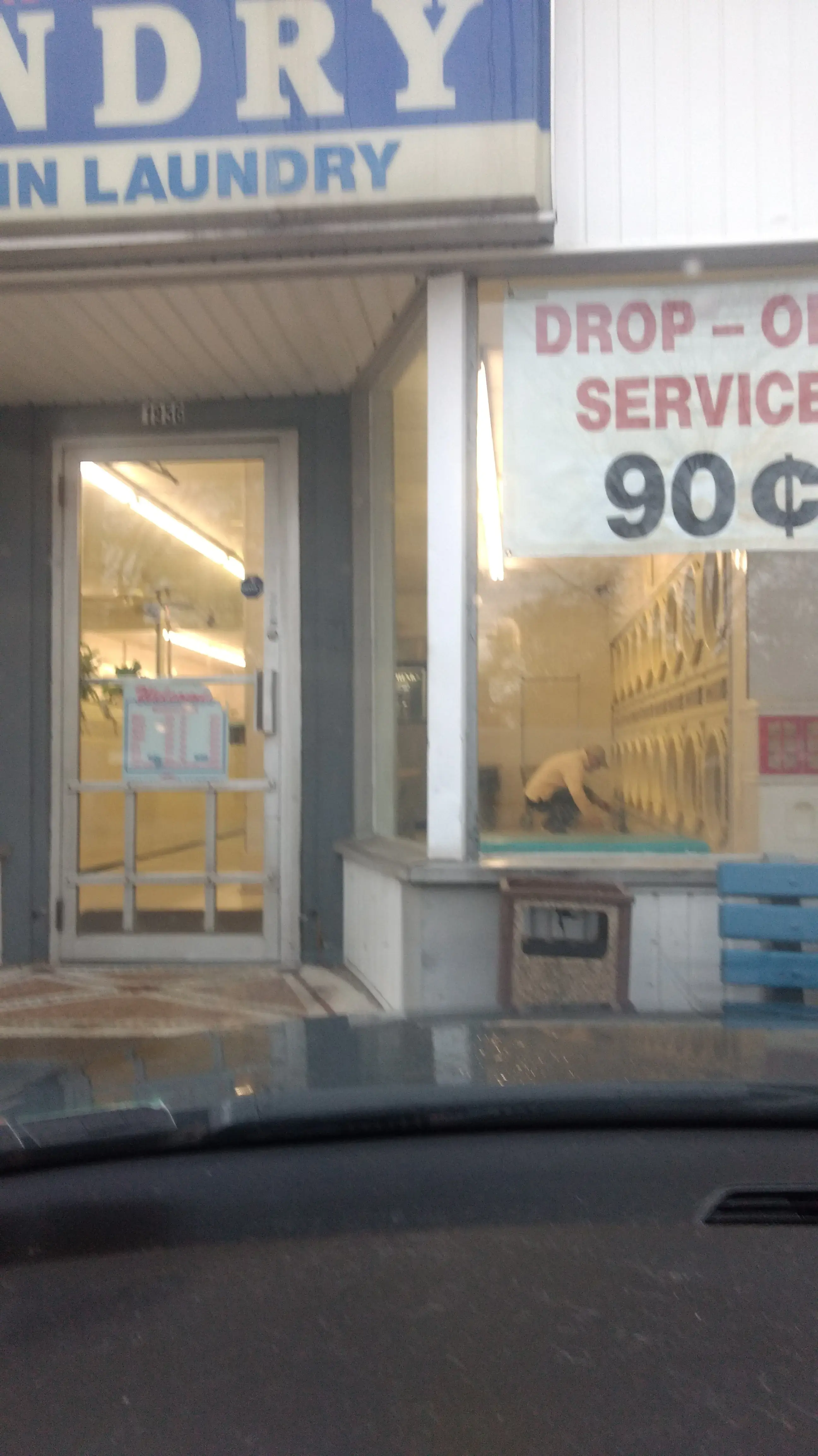 Dell's Coin Laundry - Image 11