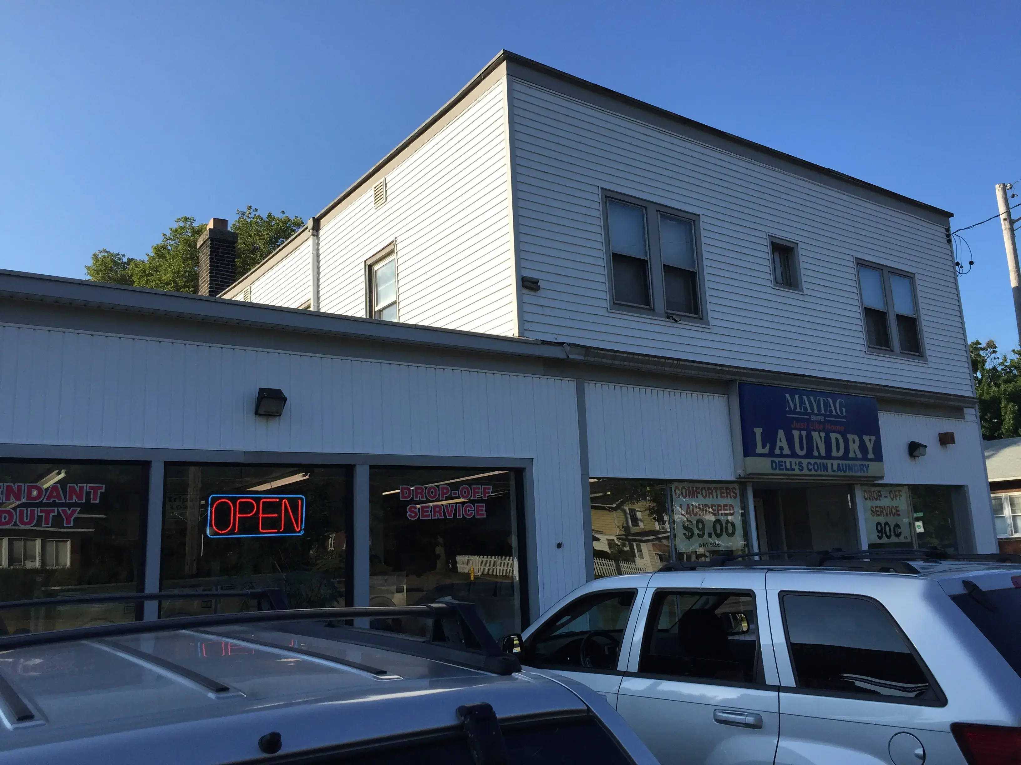 Dell's Coin Laundry thumbnail 2