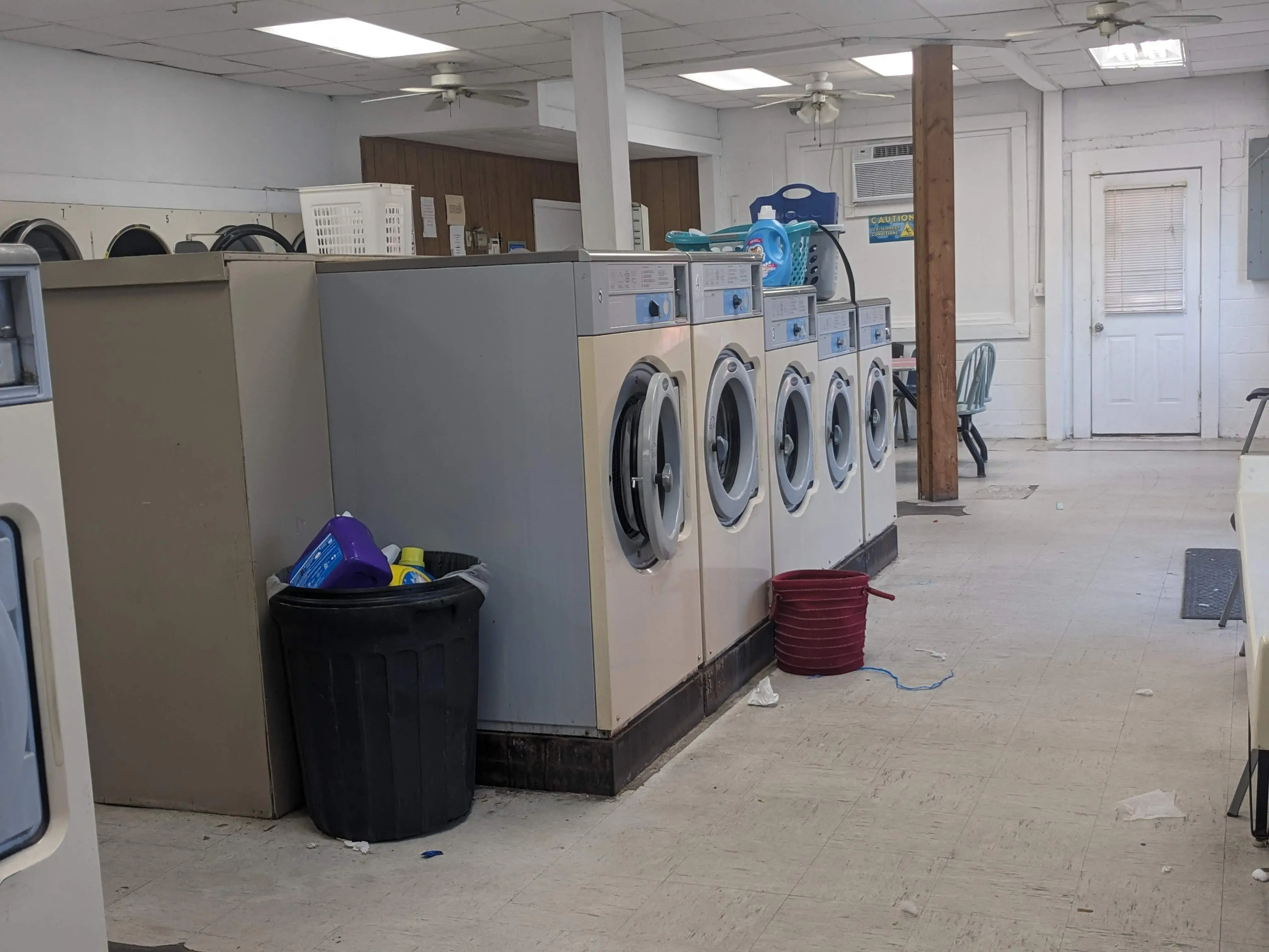 Delmar Laundromat thumbnail 4
