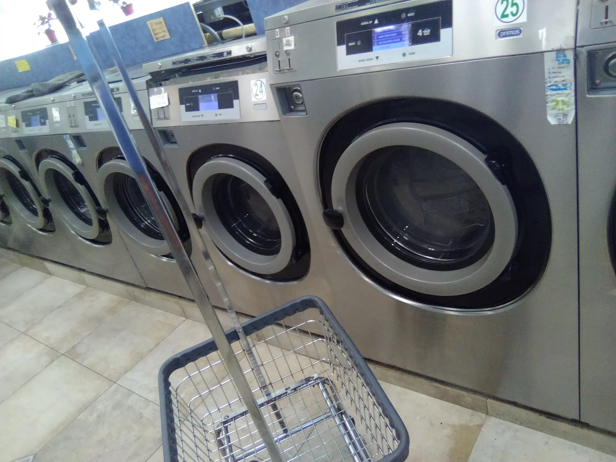 DELRAY CITY LAUNDROMAT - Image 6