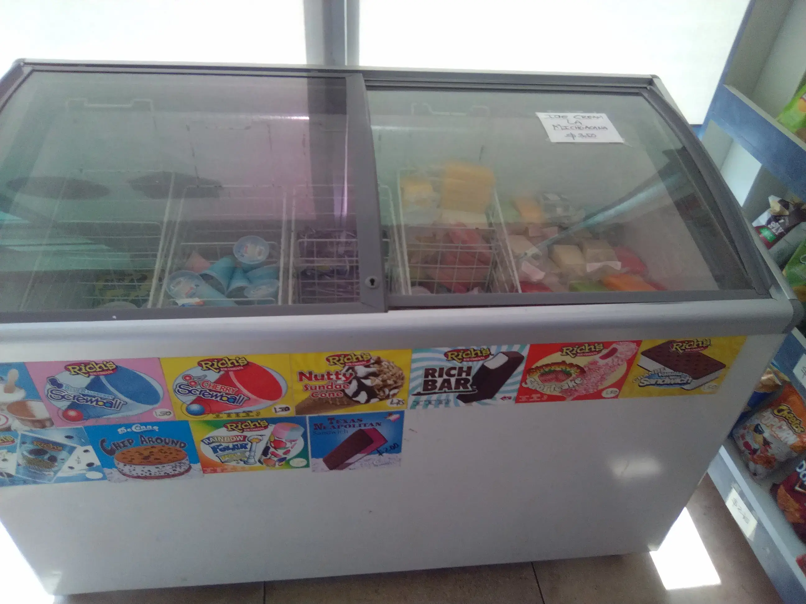 DELRAY CITY LAUNDROMAT - Image 13