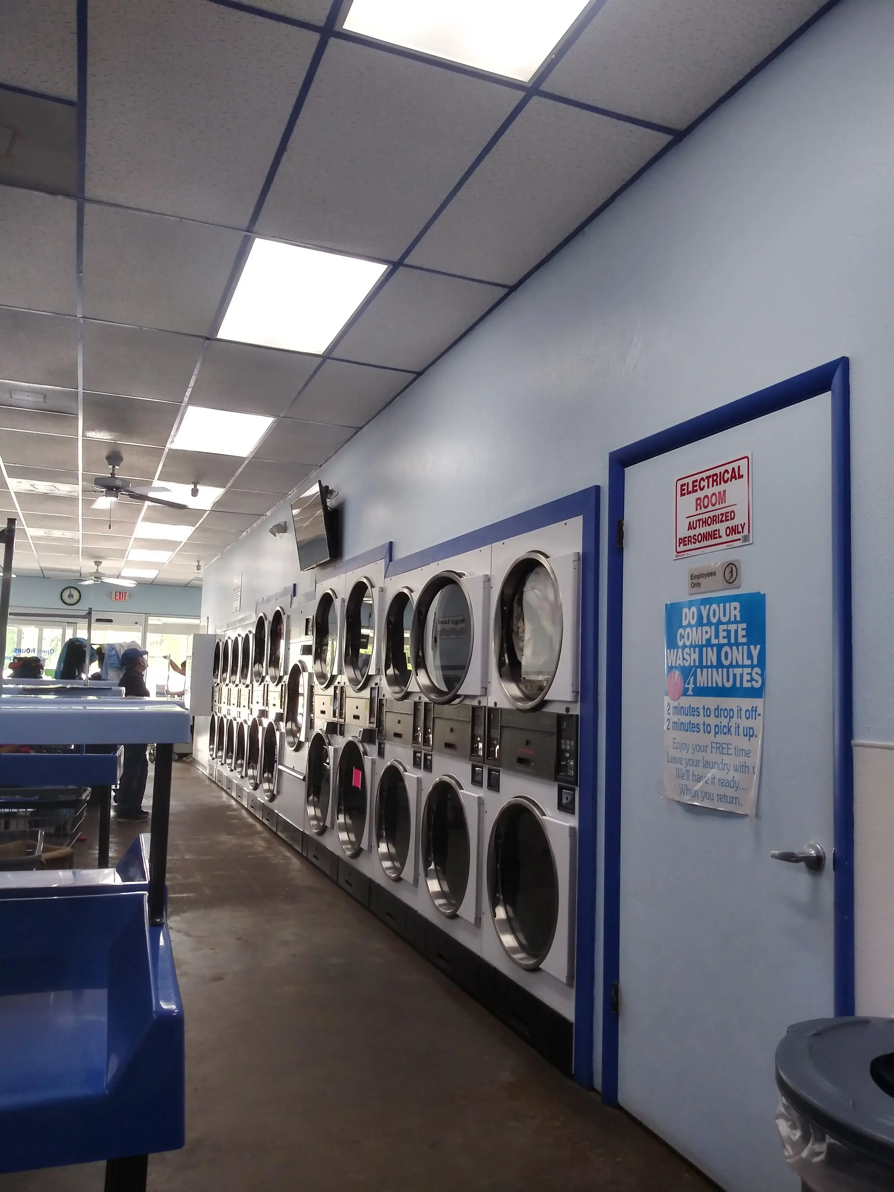 Deltona Plaza Laundry thumbnail 19
