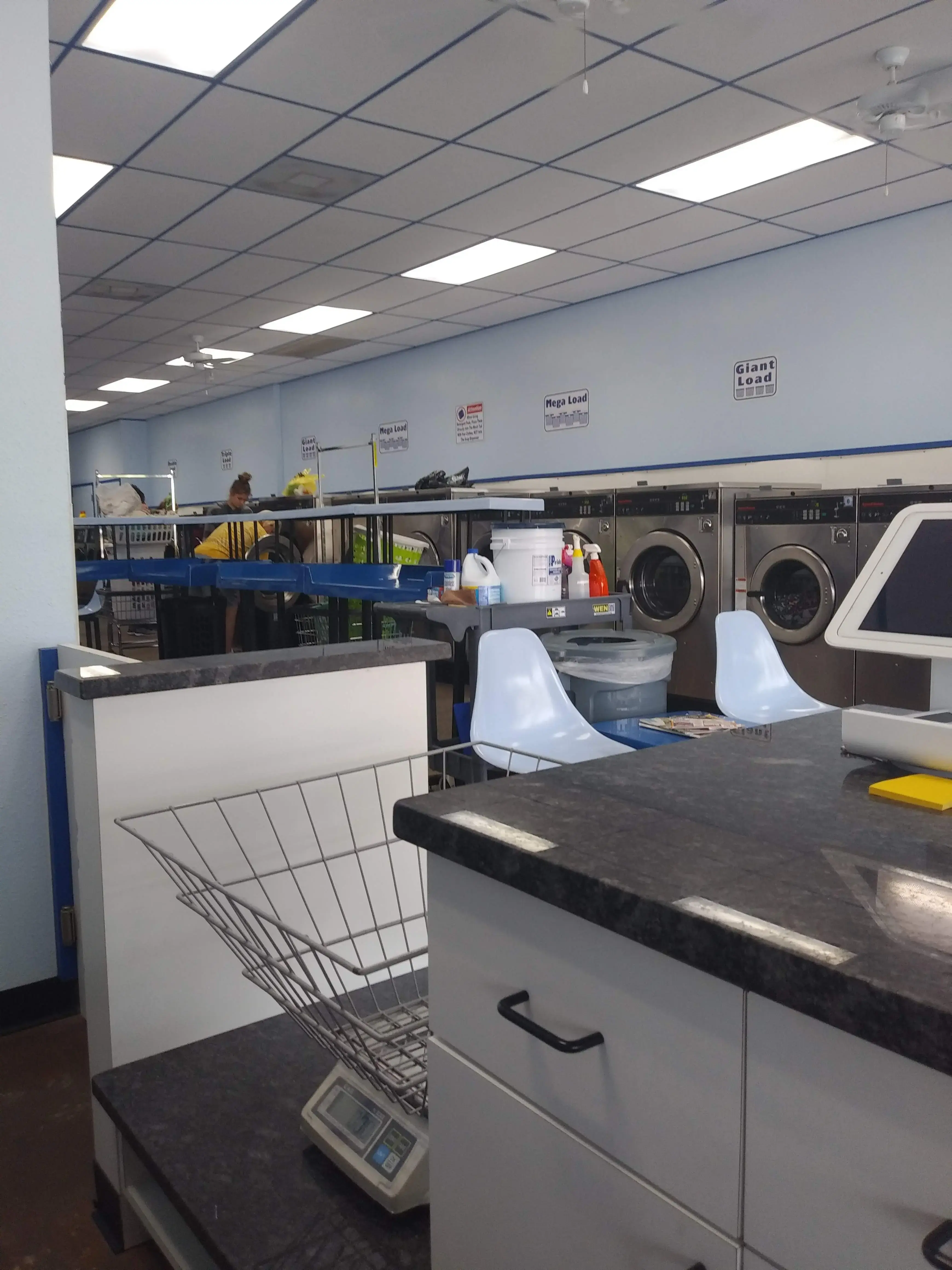 Deltona Plaza Laundry thumbnail 12