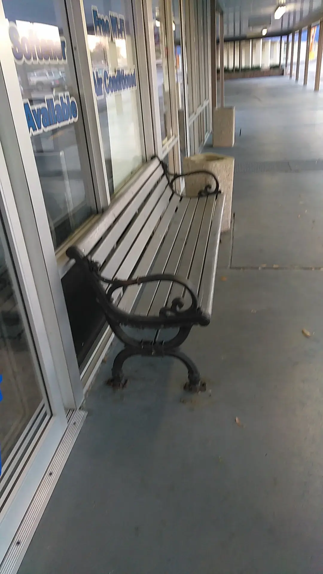 Deltona Plaza Laundry thumbnail 8