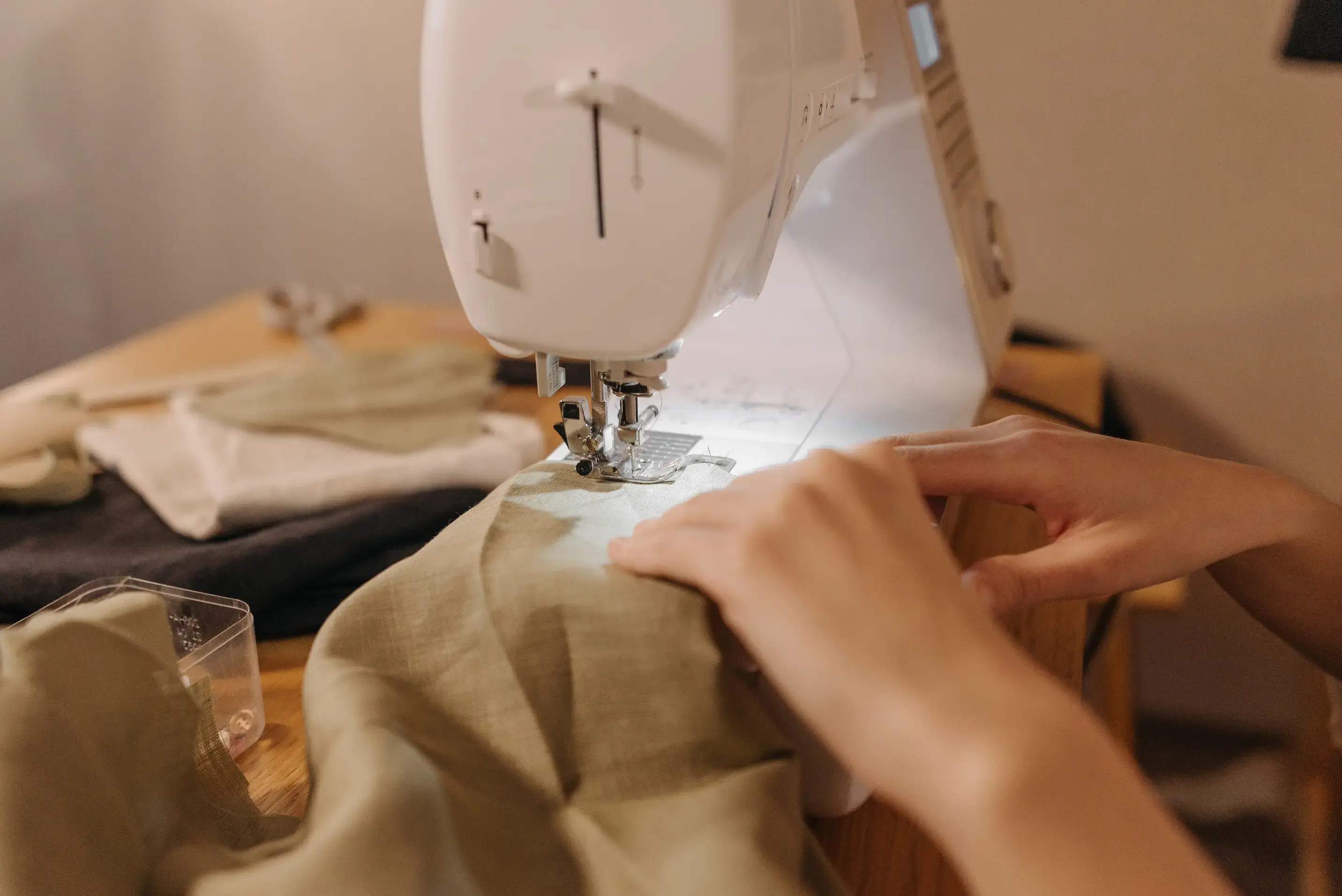 Deluxe Cleaners & Alterations - Image 3
