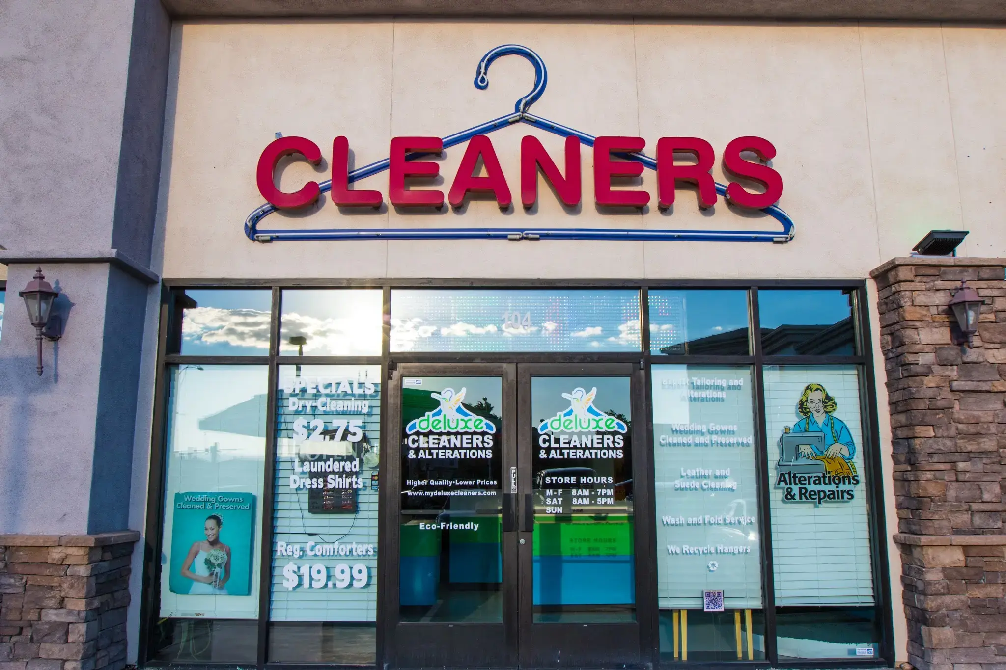 Deluxe Cleaners & Alterations - Image 10