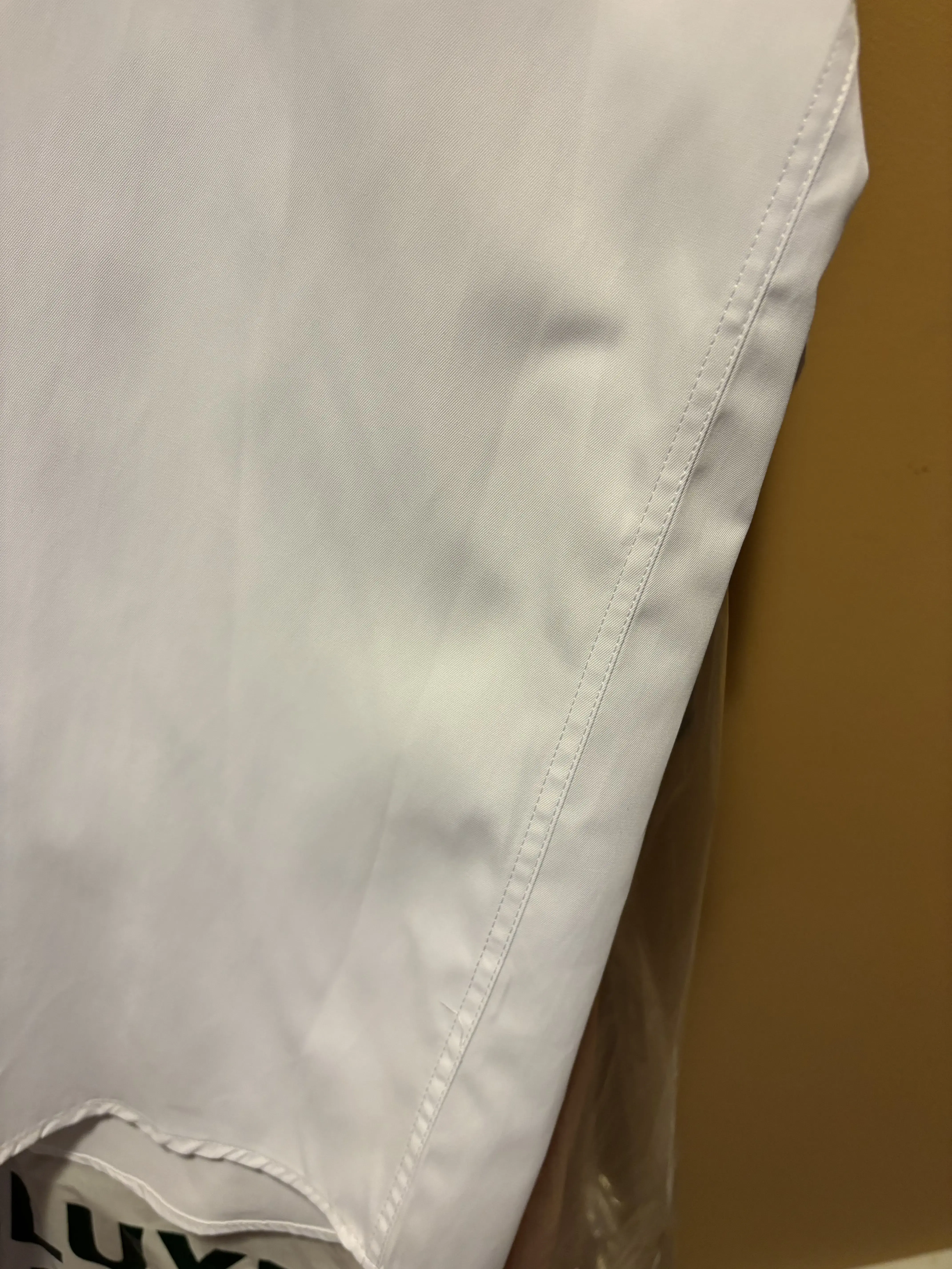 Deluxe Cleaners - Image 2