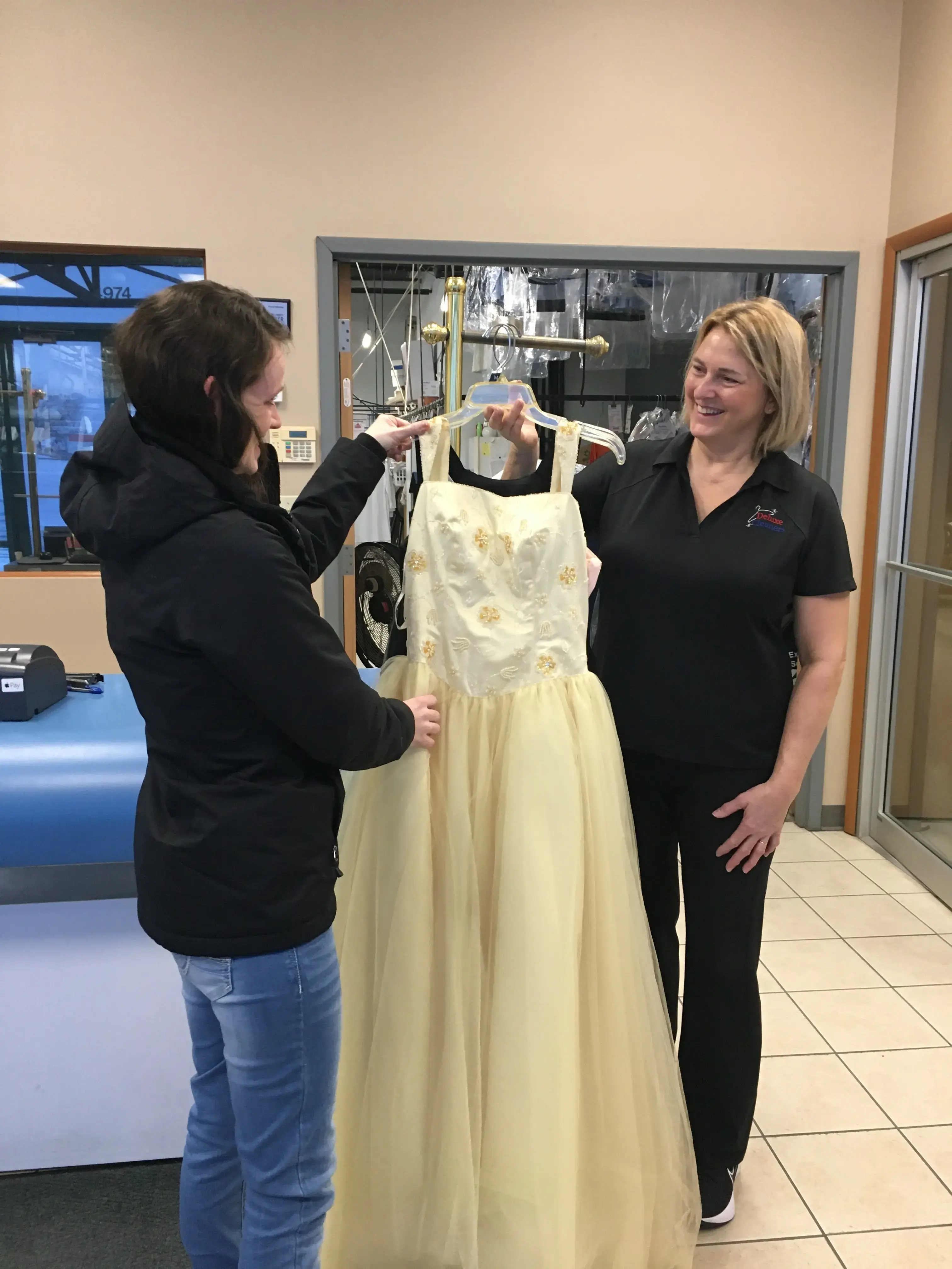 Deluxe Cleaners - Image 13