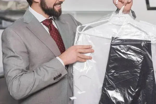 Deluxe Cleaners - Image 12