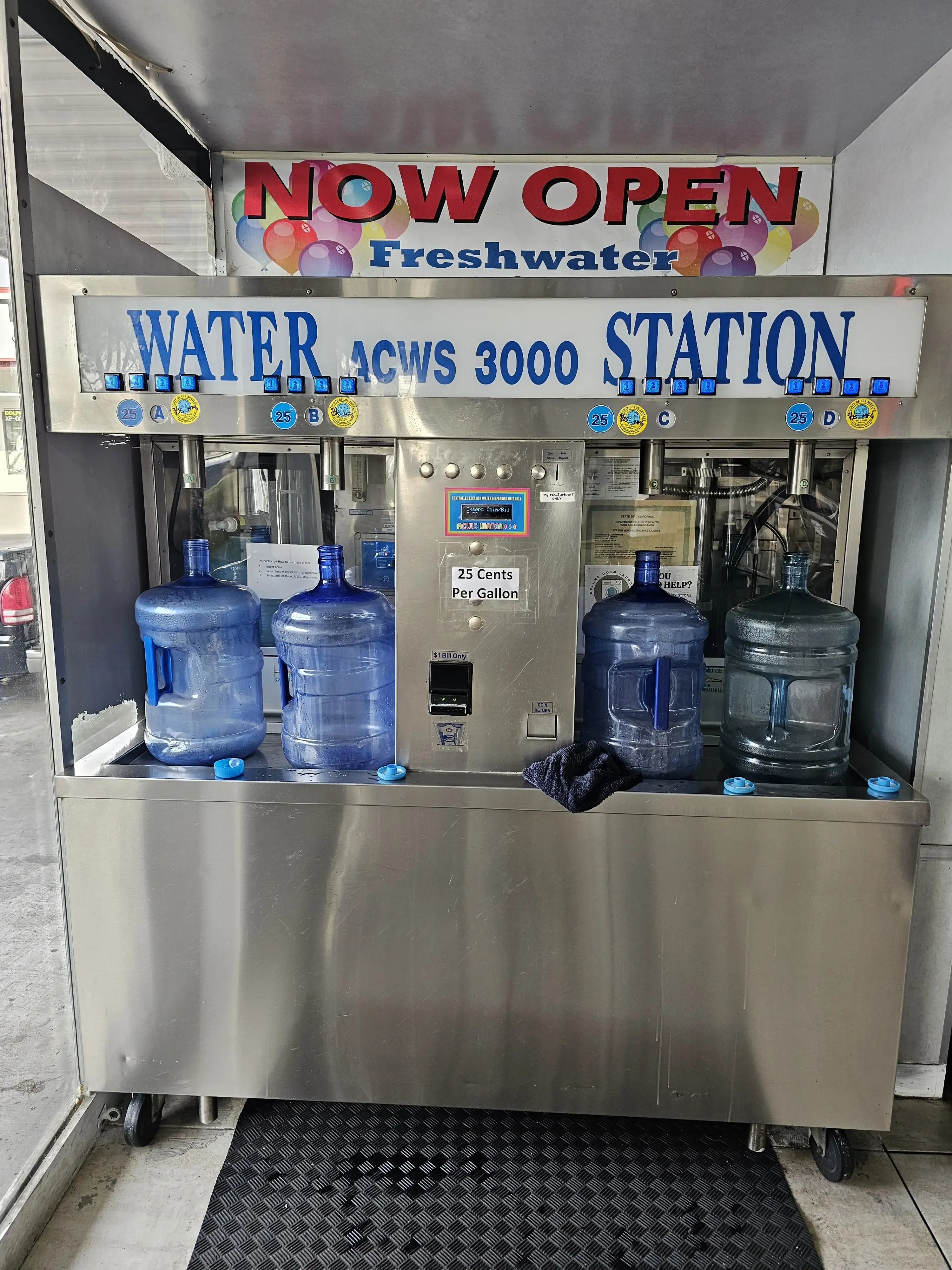 Deluxe Laundromat/ Lavanderia & Water | Open 24 Hours - Image 4