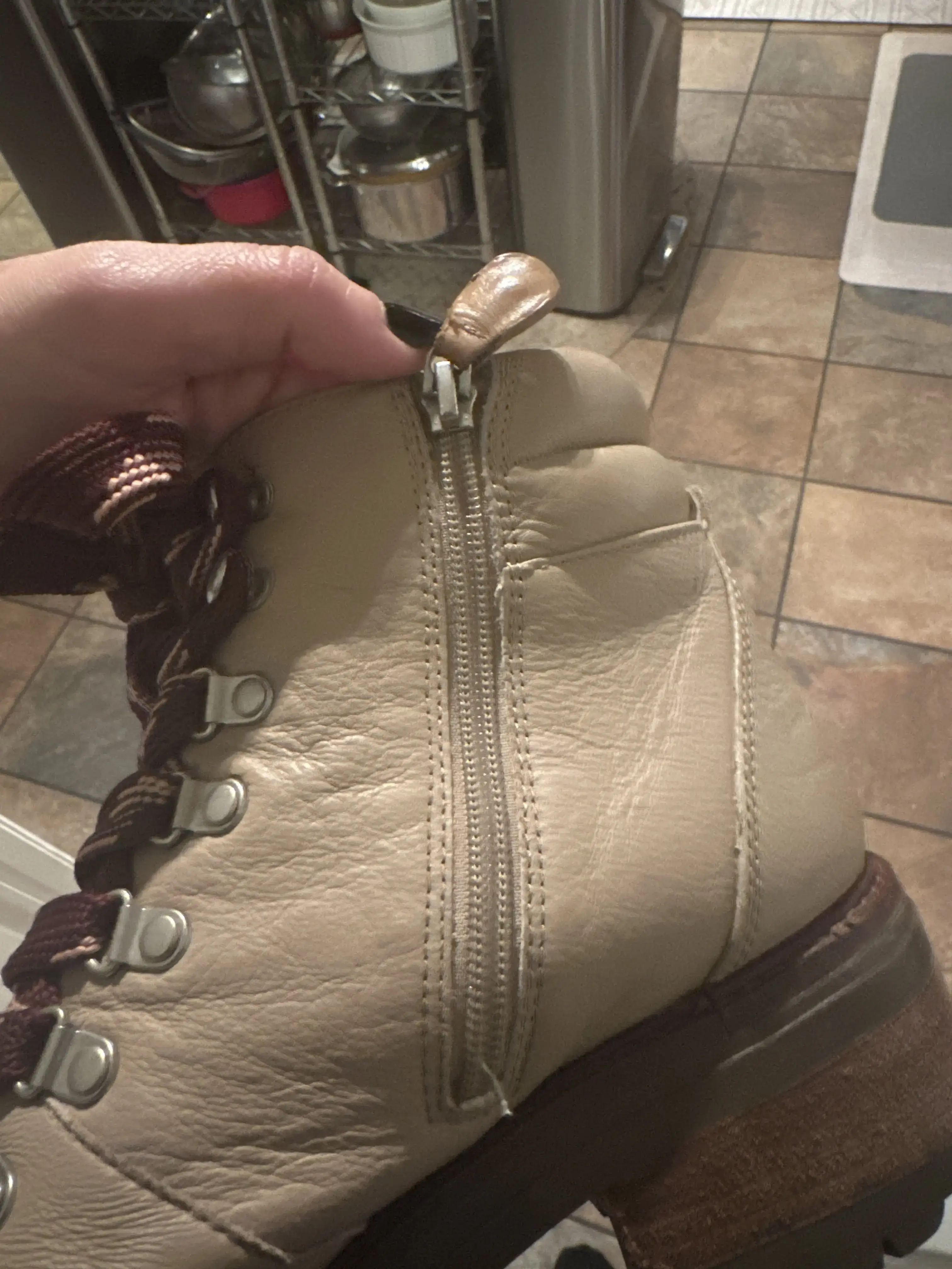 Deluxe Laundry and Dry Cleaners - Image 14