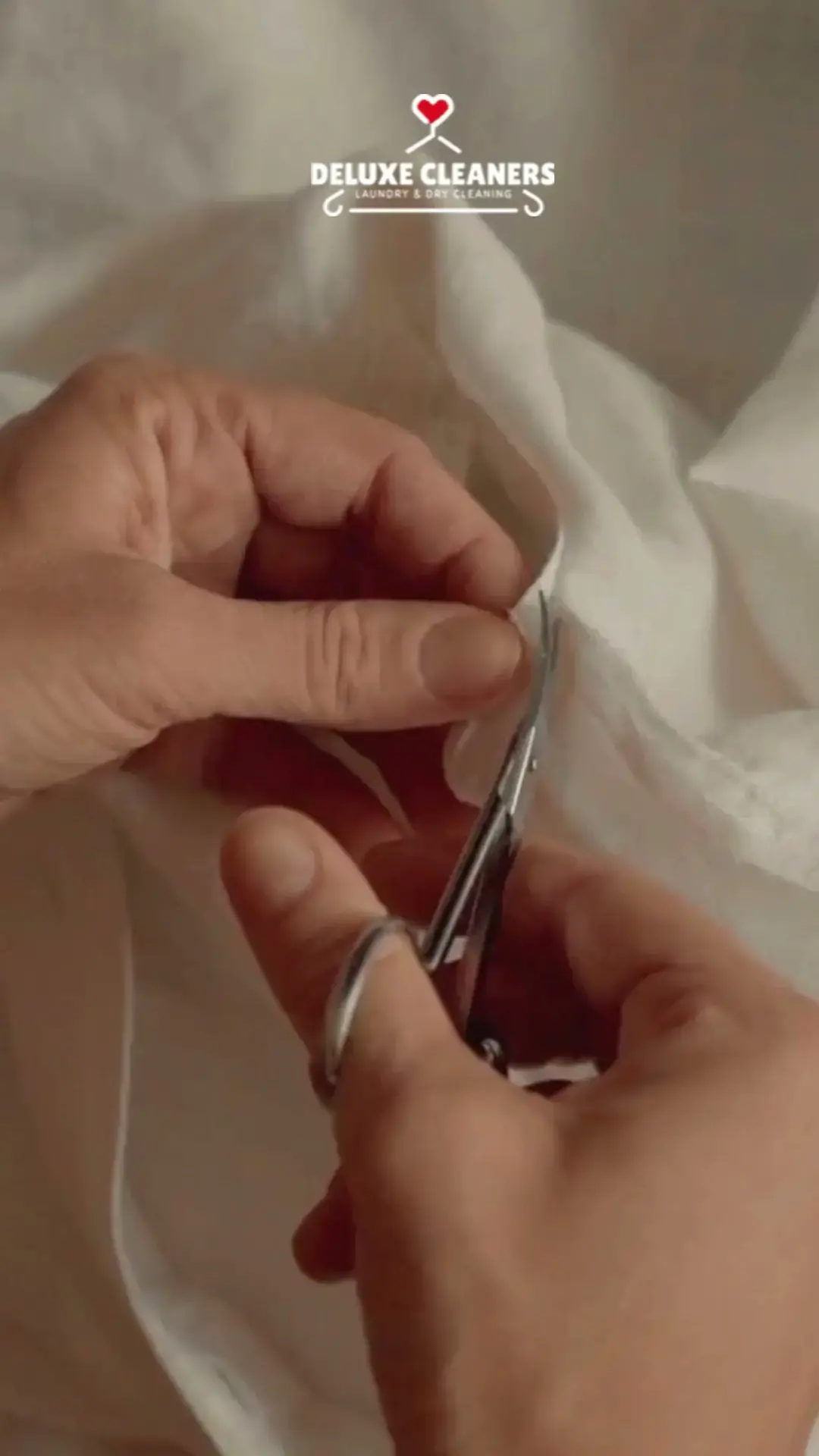 Deluxe Laundry and Dry Cleaners - Image 9