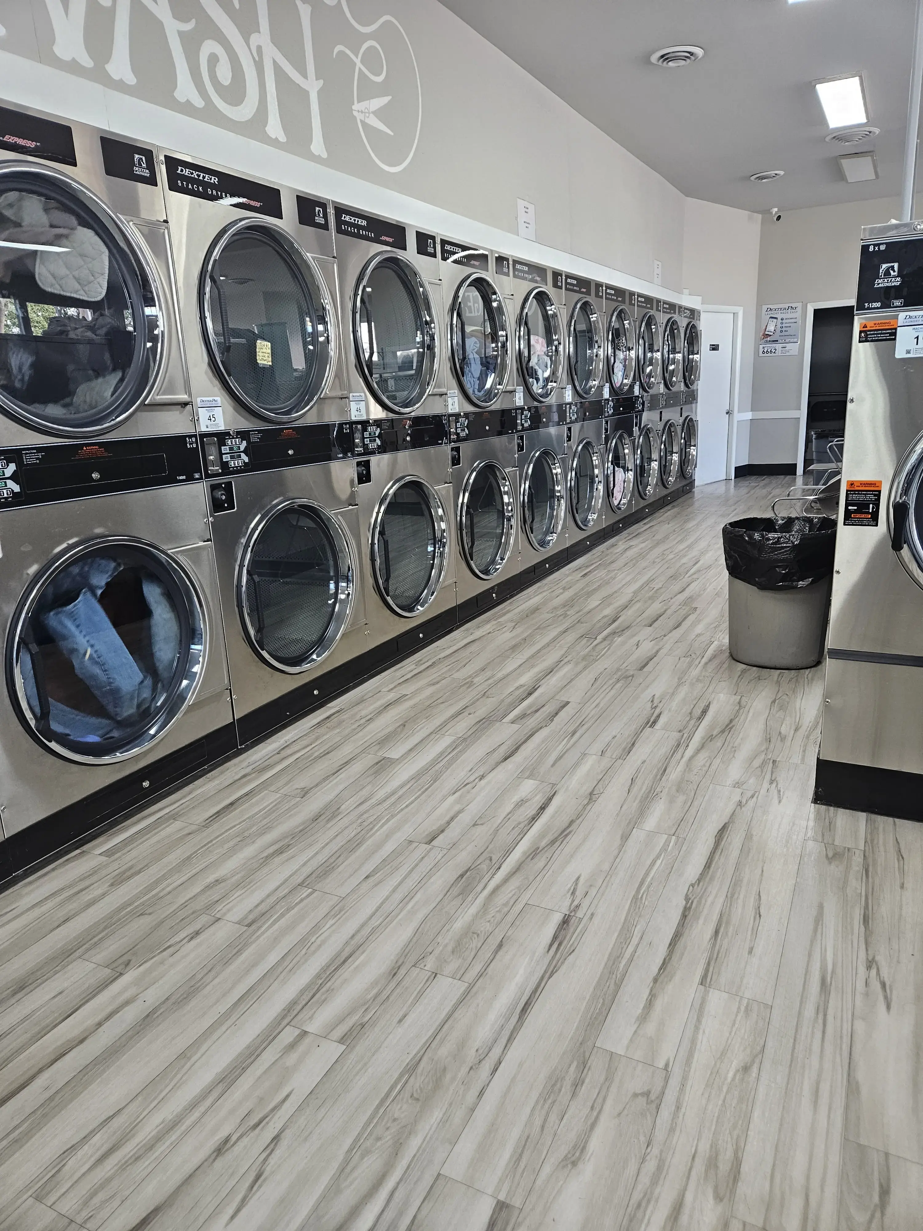 Deluxe Laundry Service location