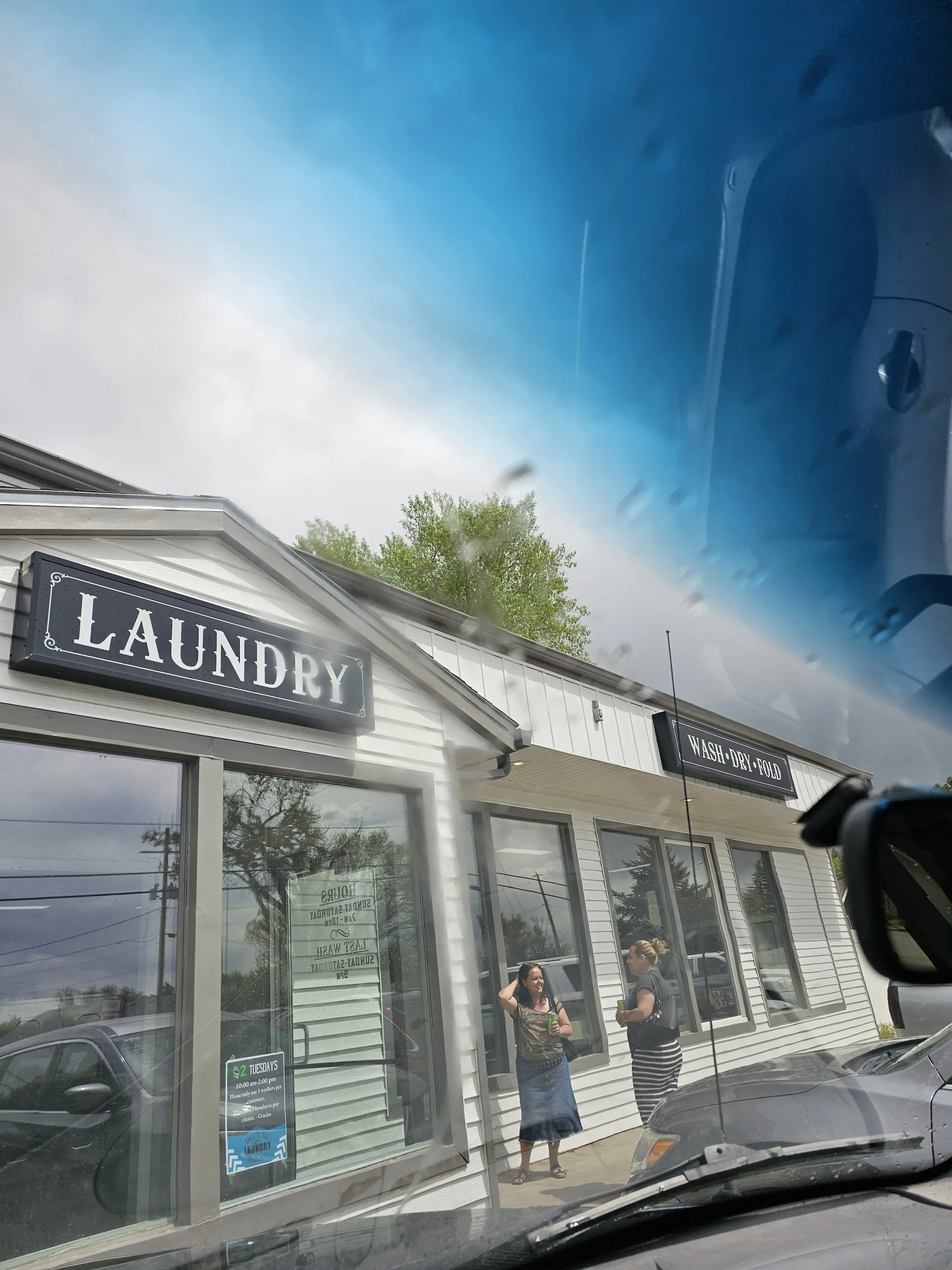 Deluxe Laundry Service thumbnail 7