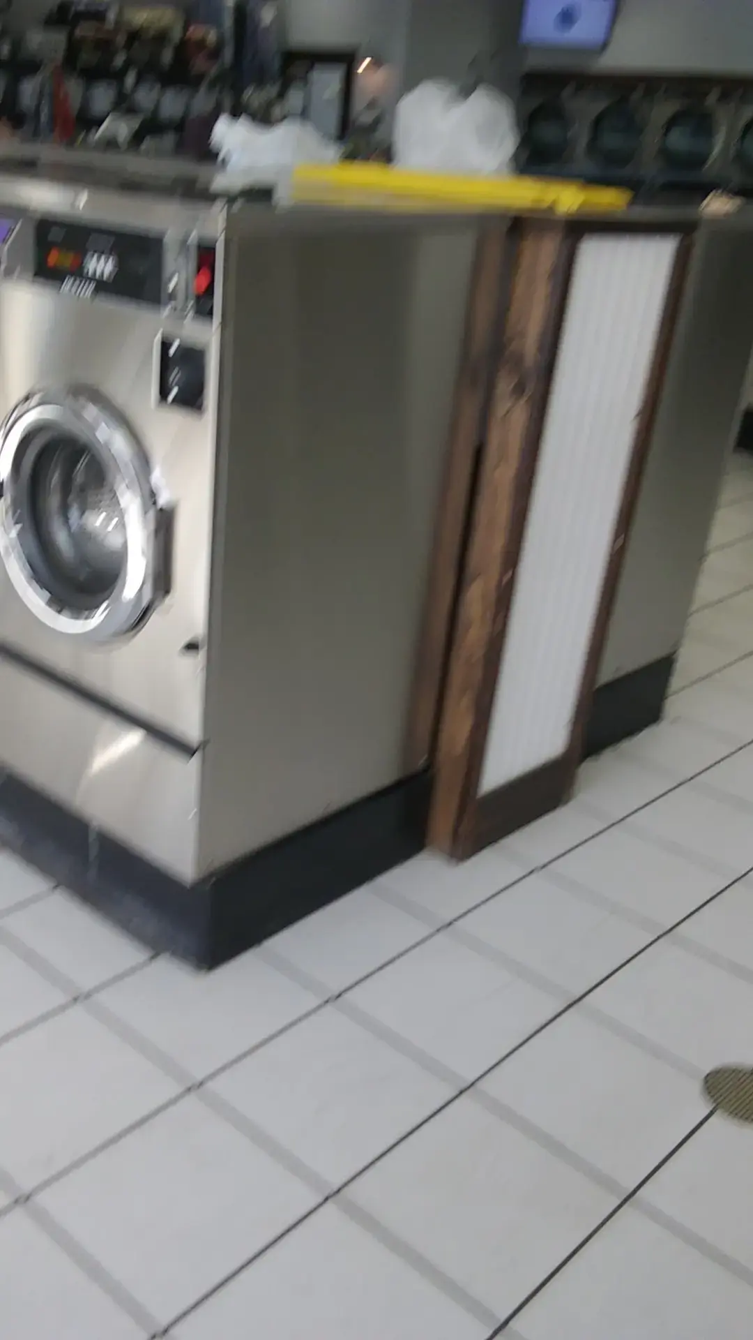 Deluxe Laundry Service thumbnail 6