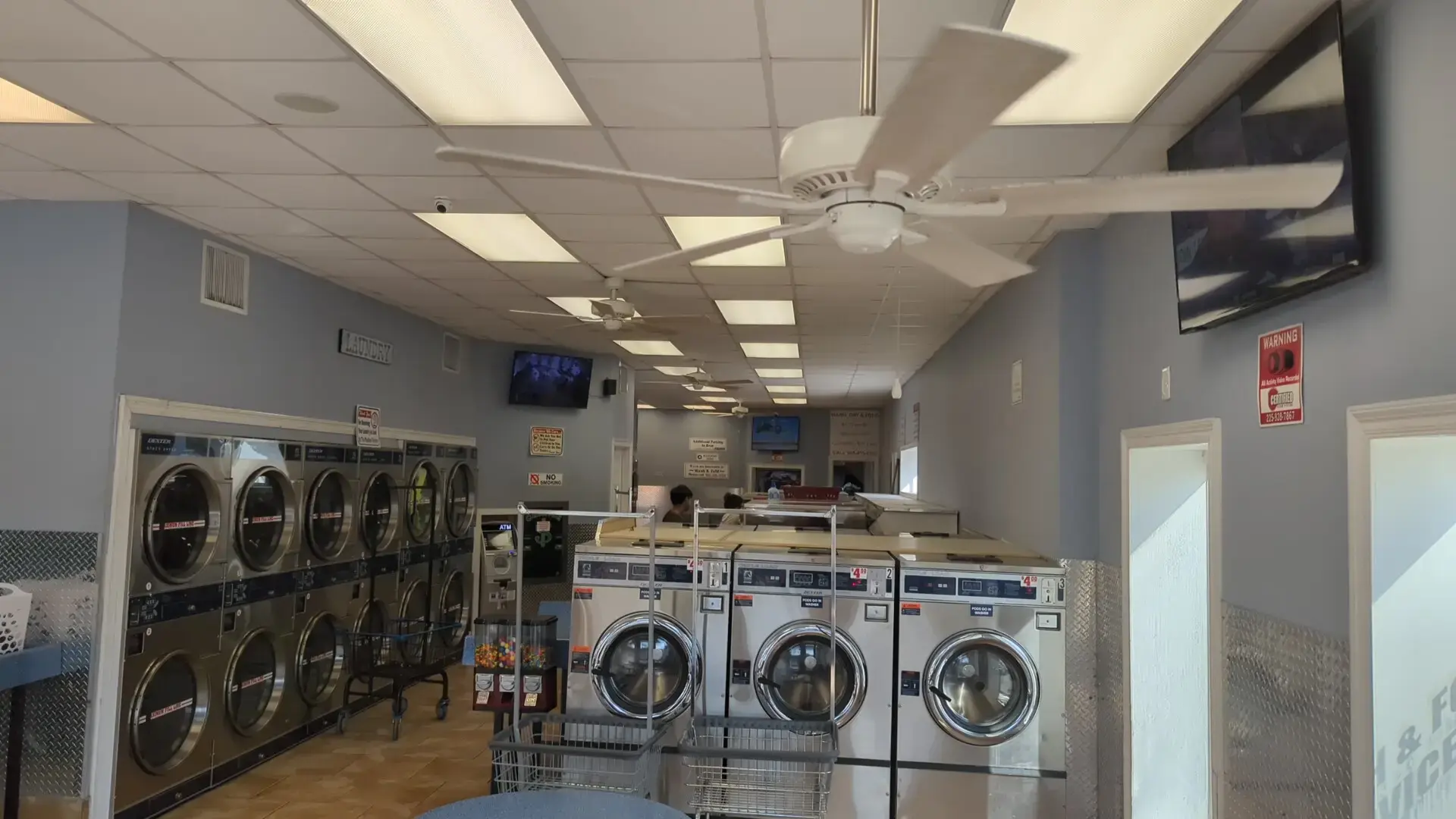 Denham Springs Coin Laundry thumbnail 7