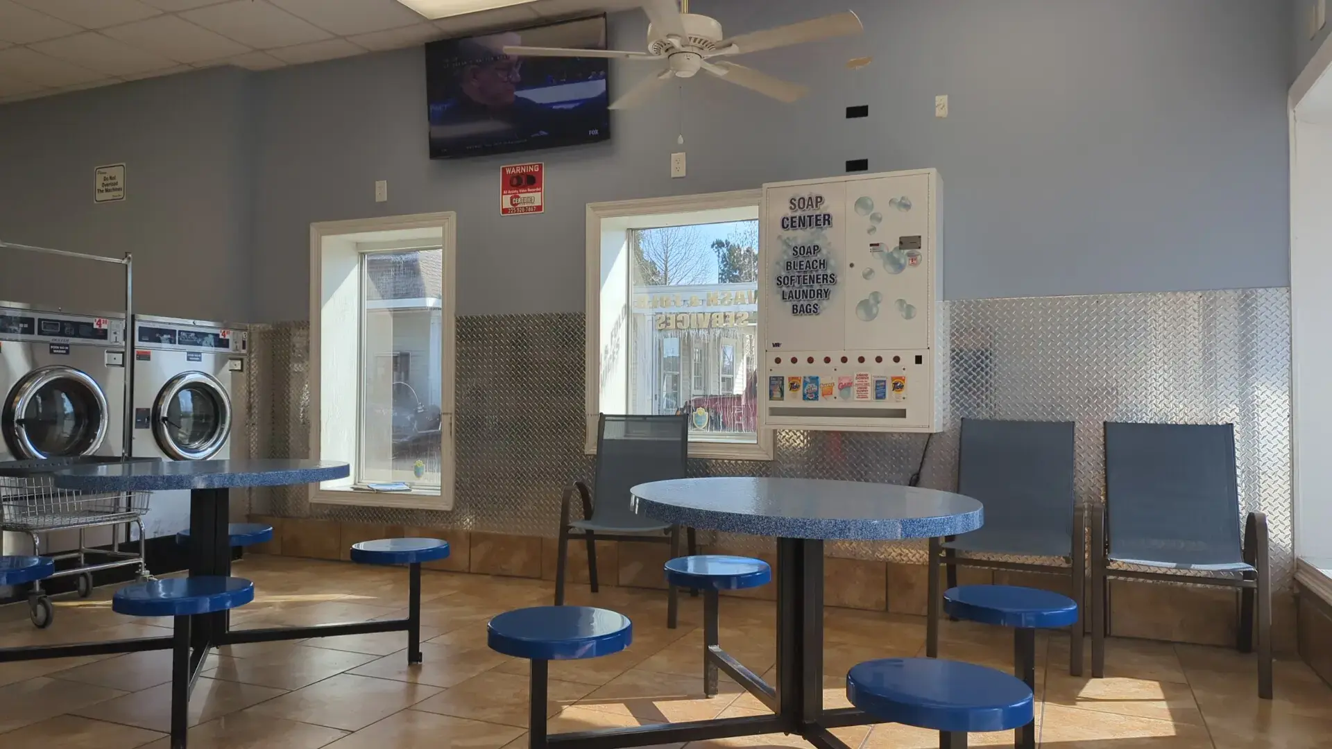 Denham Springs Coin Laundry thumbnail 8