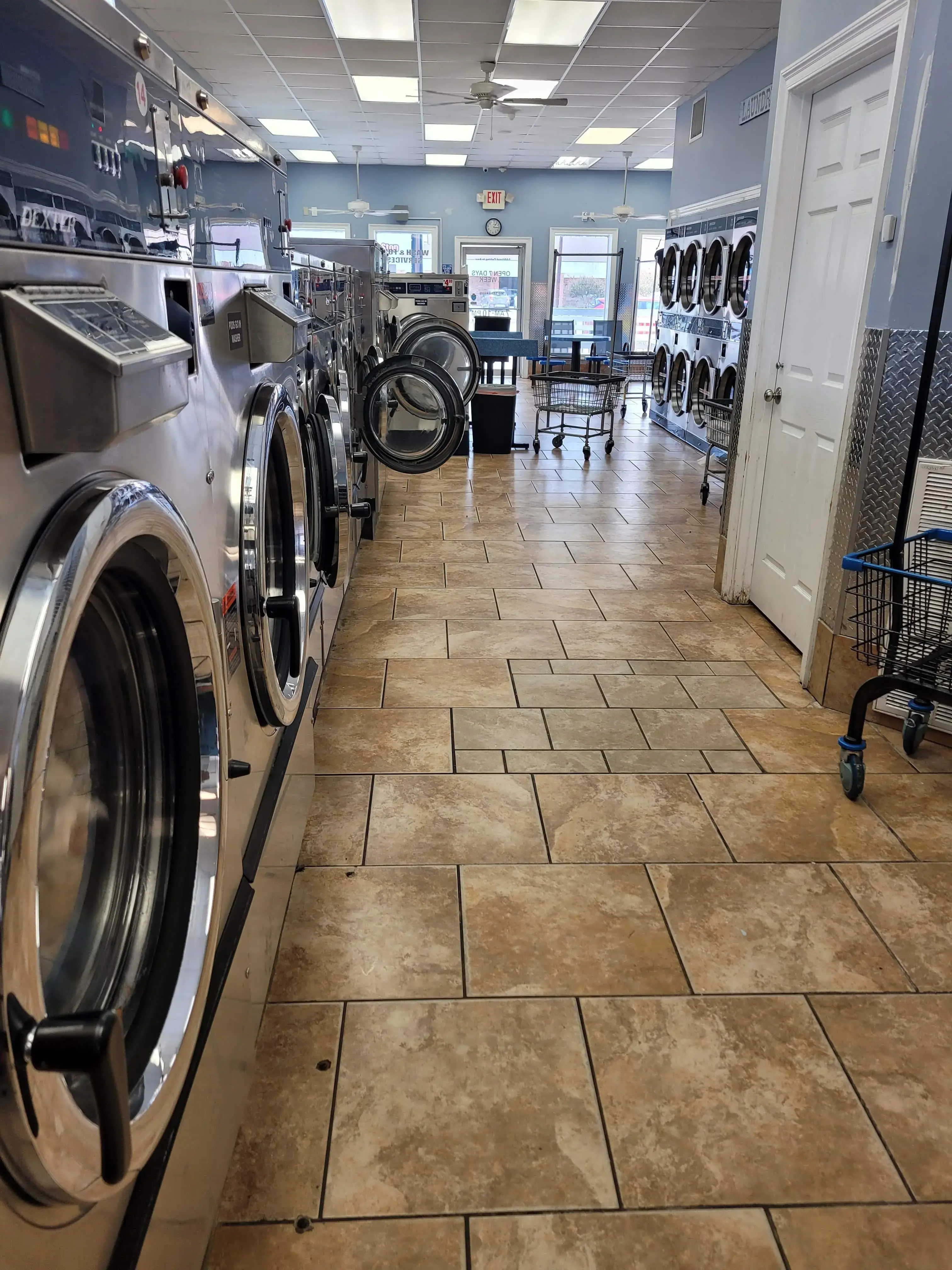 Denham Springs Coin Laundry thumbnail 2