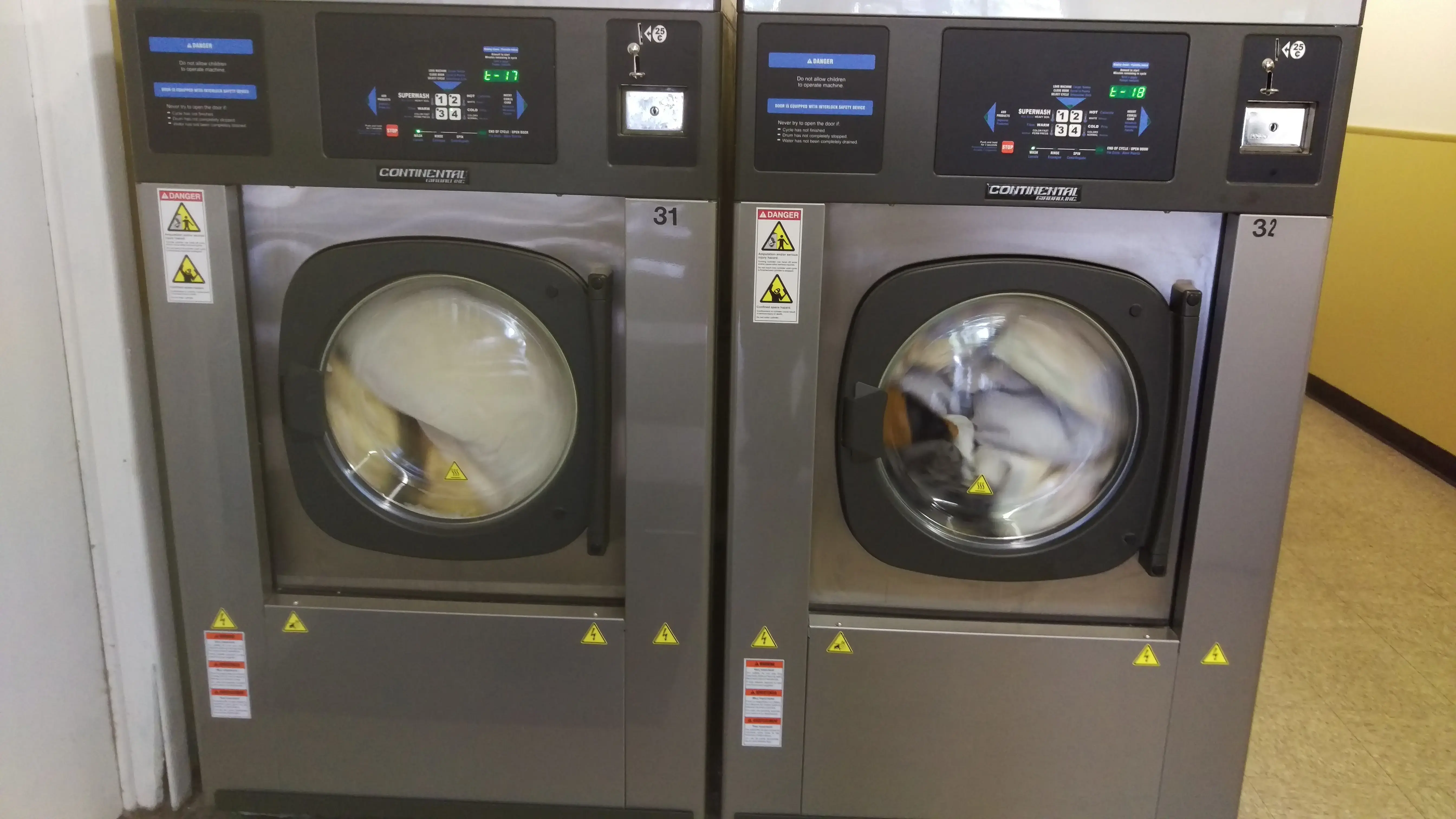 Denier Laundromat - Image 6