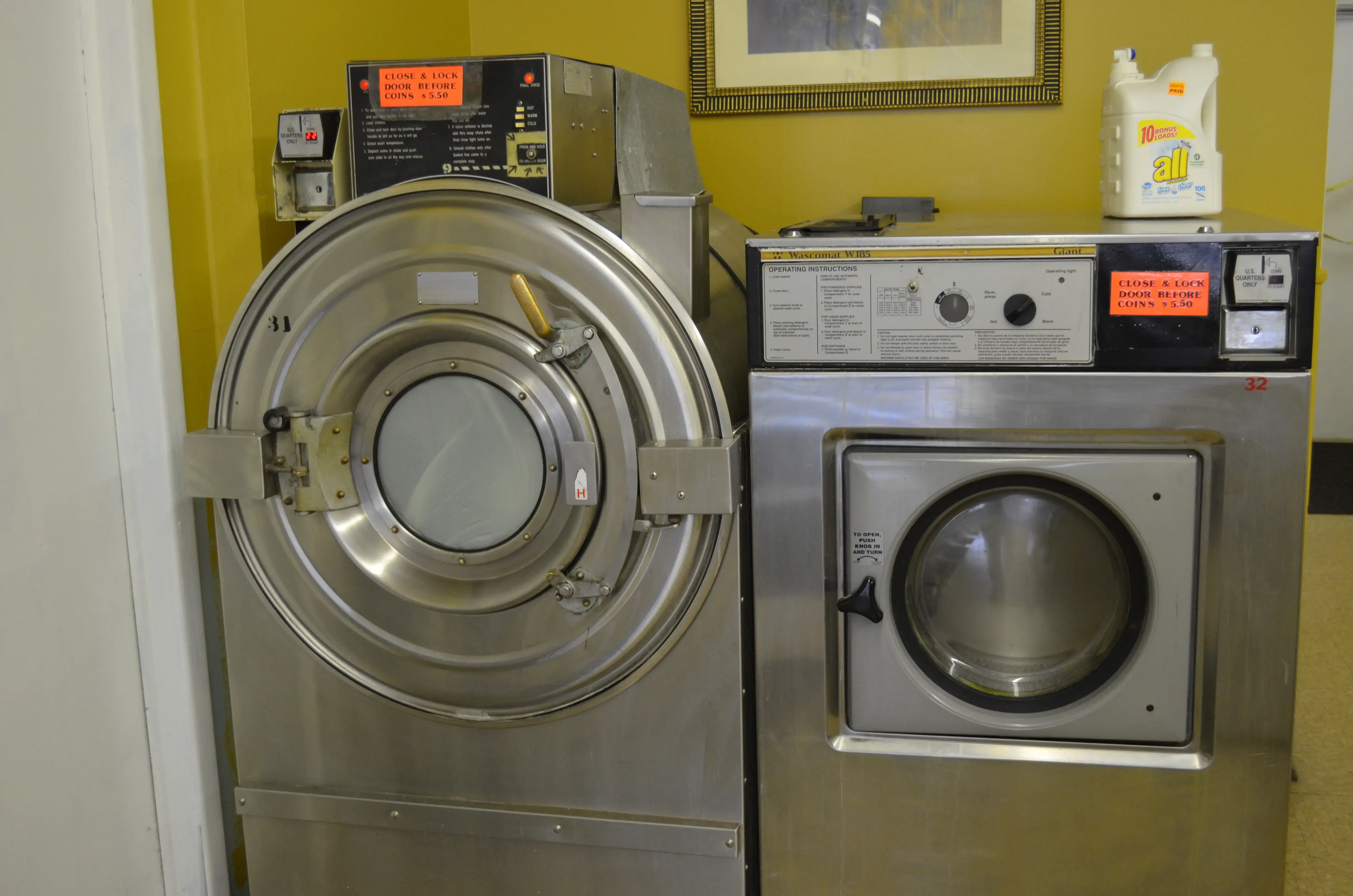 Denier Laundromat - Image 10