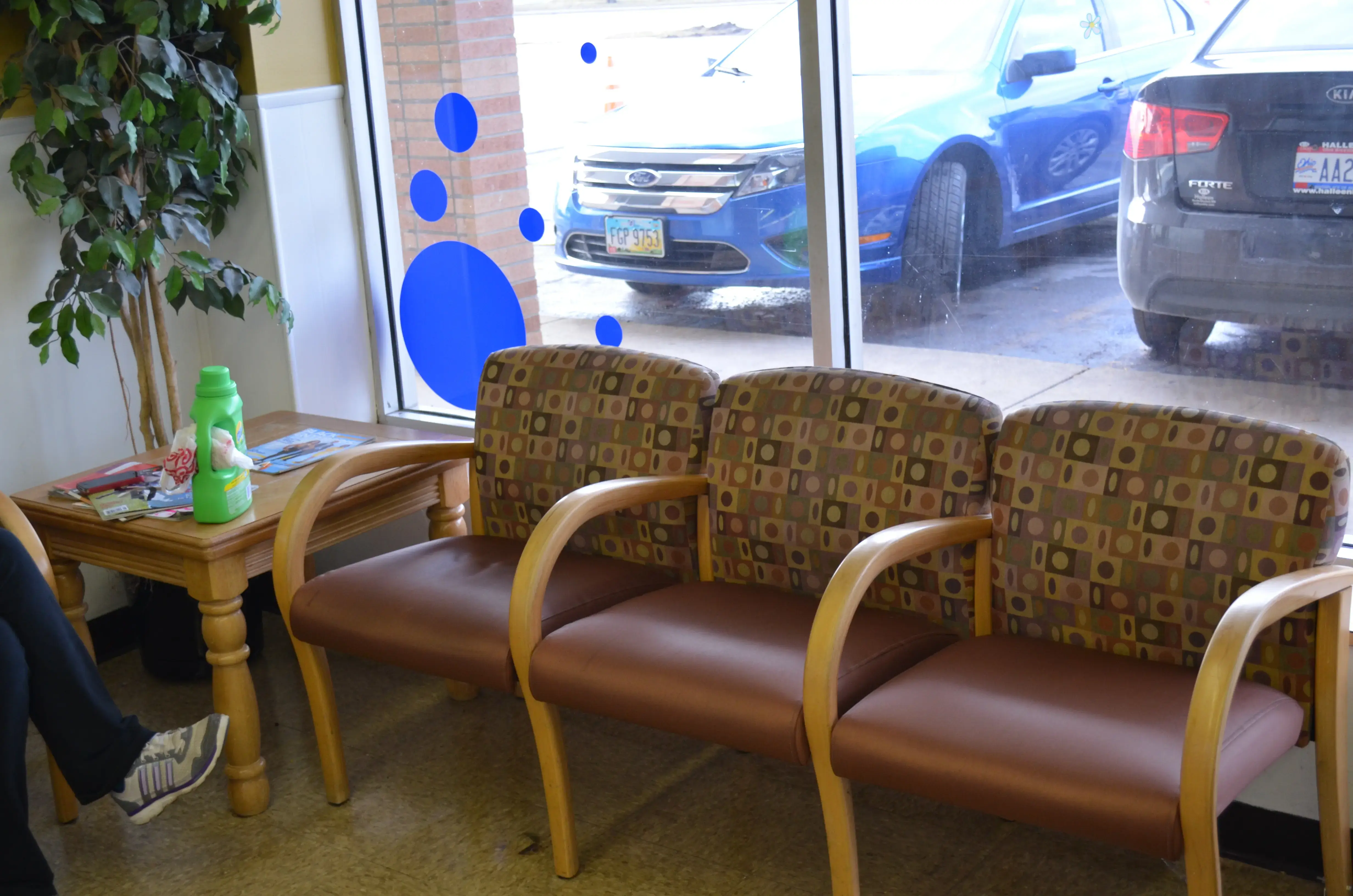 Denier Laundromat - Image 15