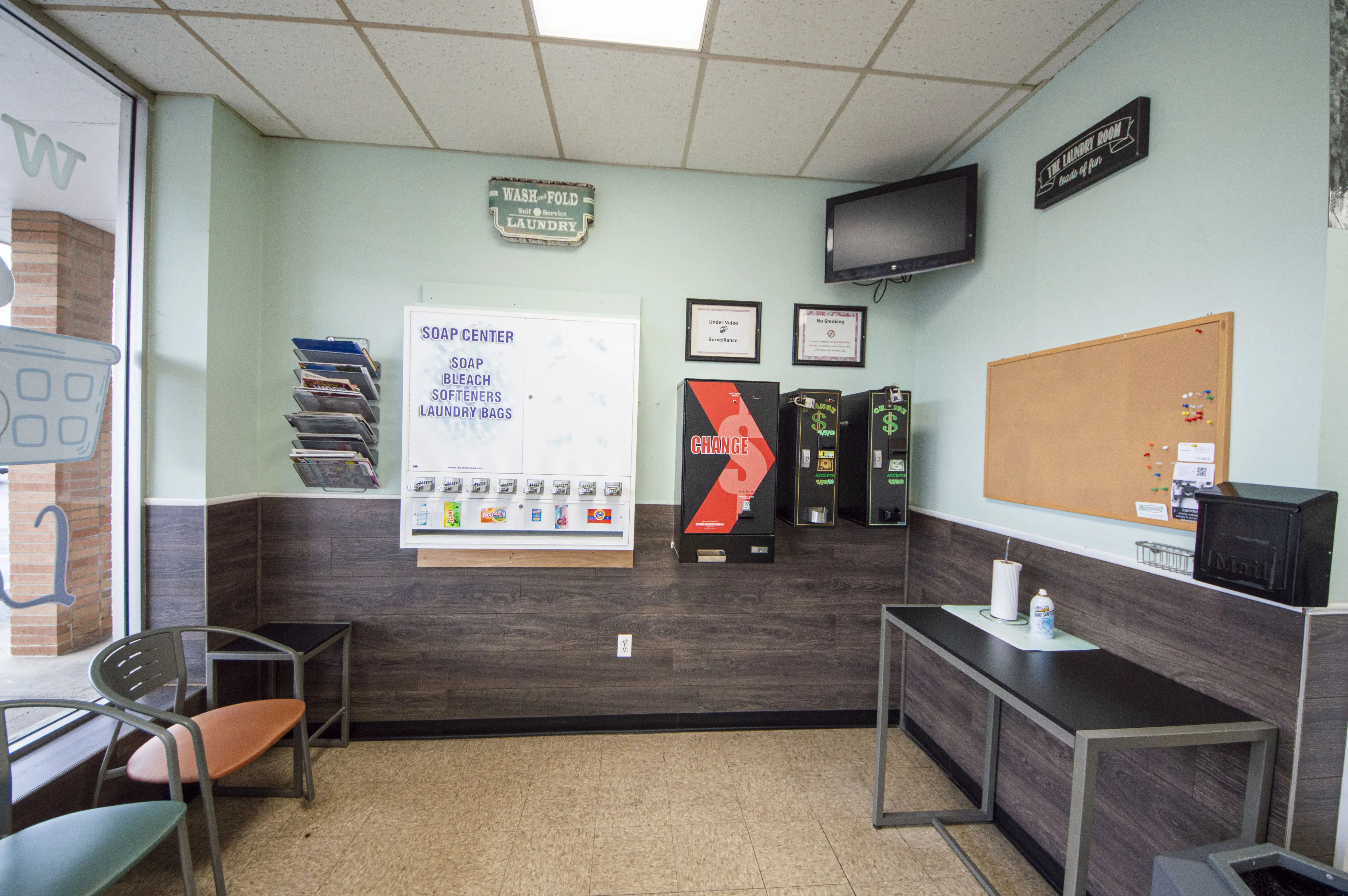 Denier Laundromat - Image 18