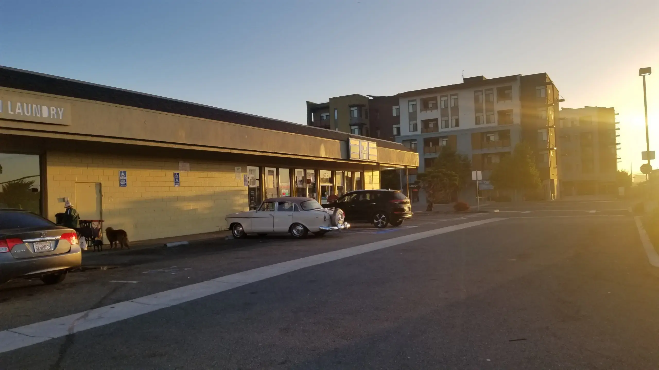 Denise's Coin Laundry South San Francisco - Image 19