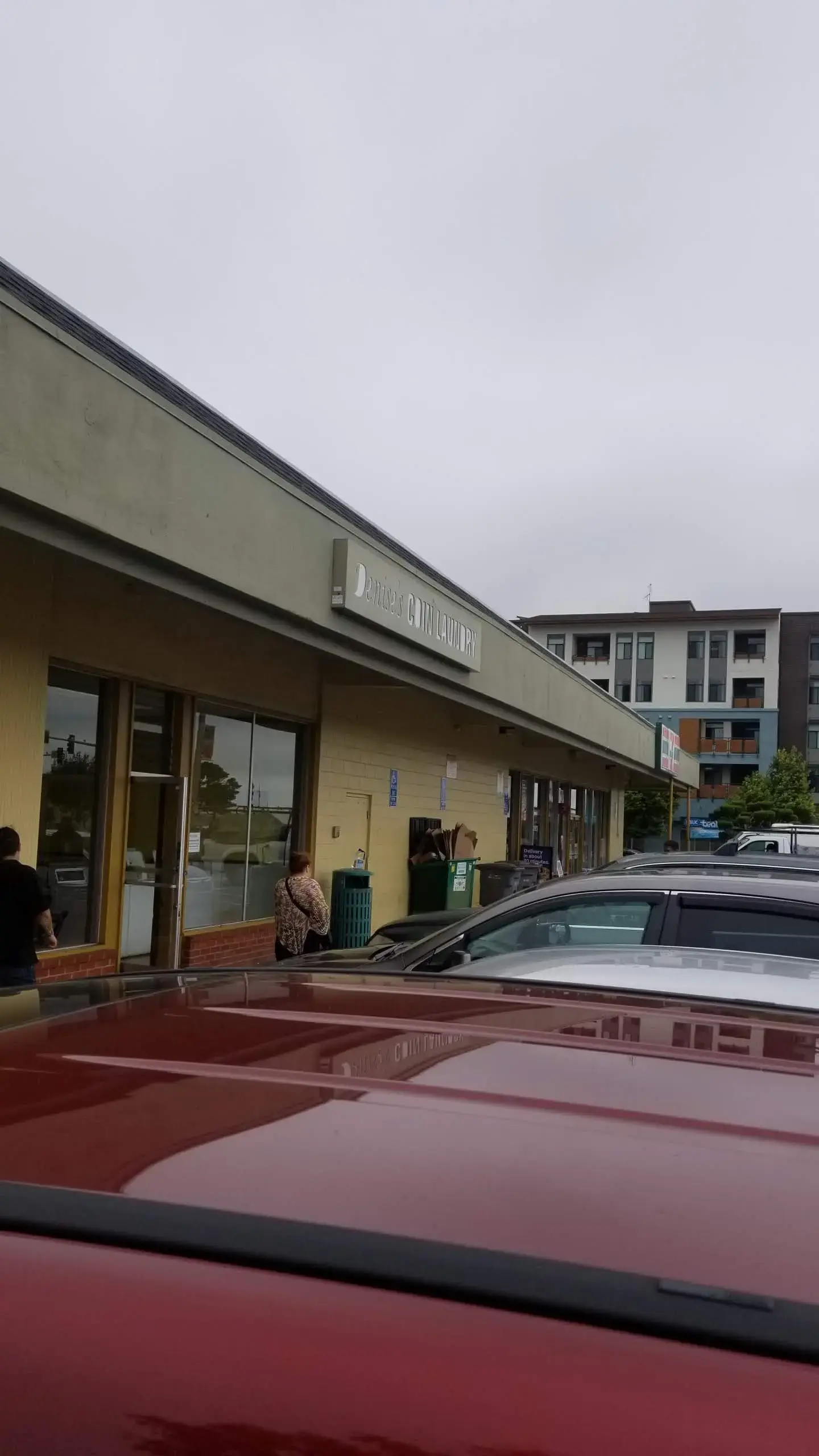 Denise's Coin Laundry South San Francisco thumbnail 18