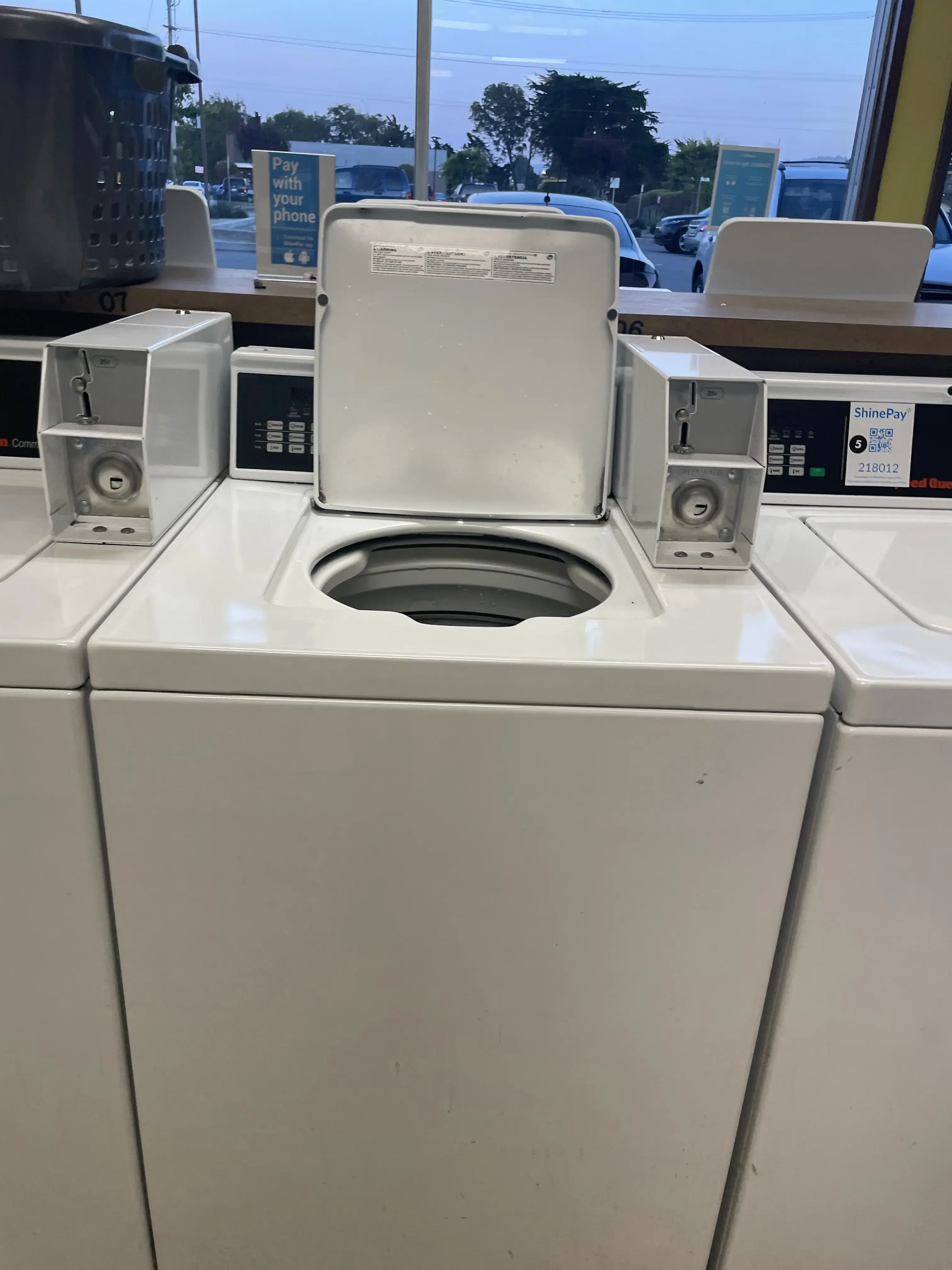 Denise's Coin Laundry South San Francisco thumbnail 9