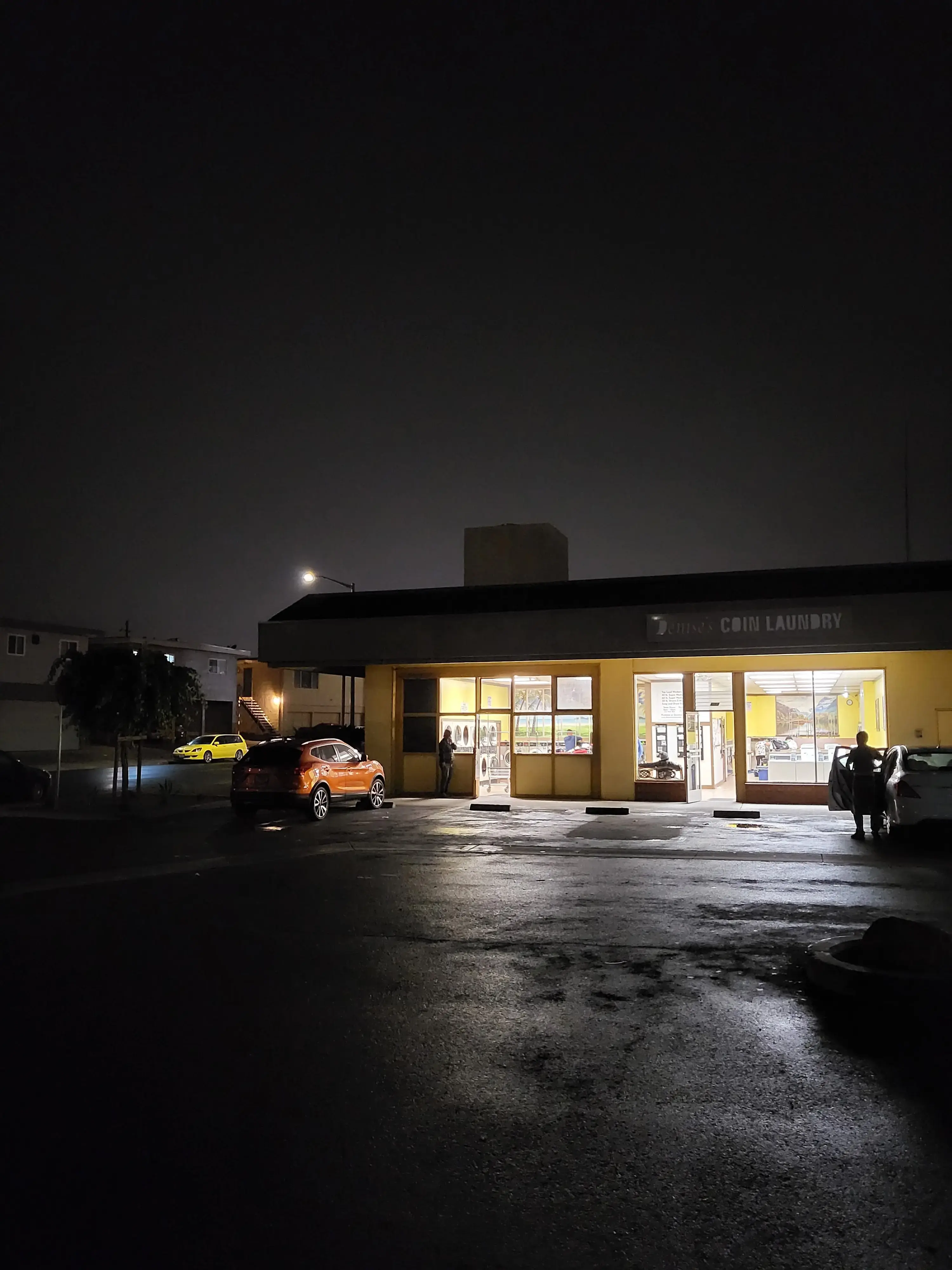 Denise's Coin Laundry South San Francisco - Image 11