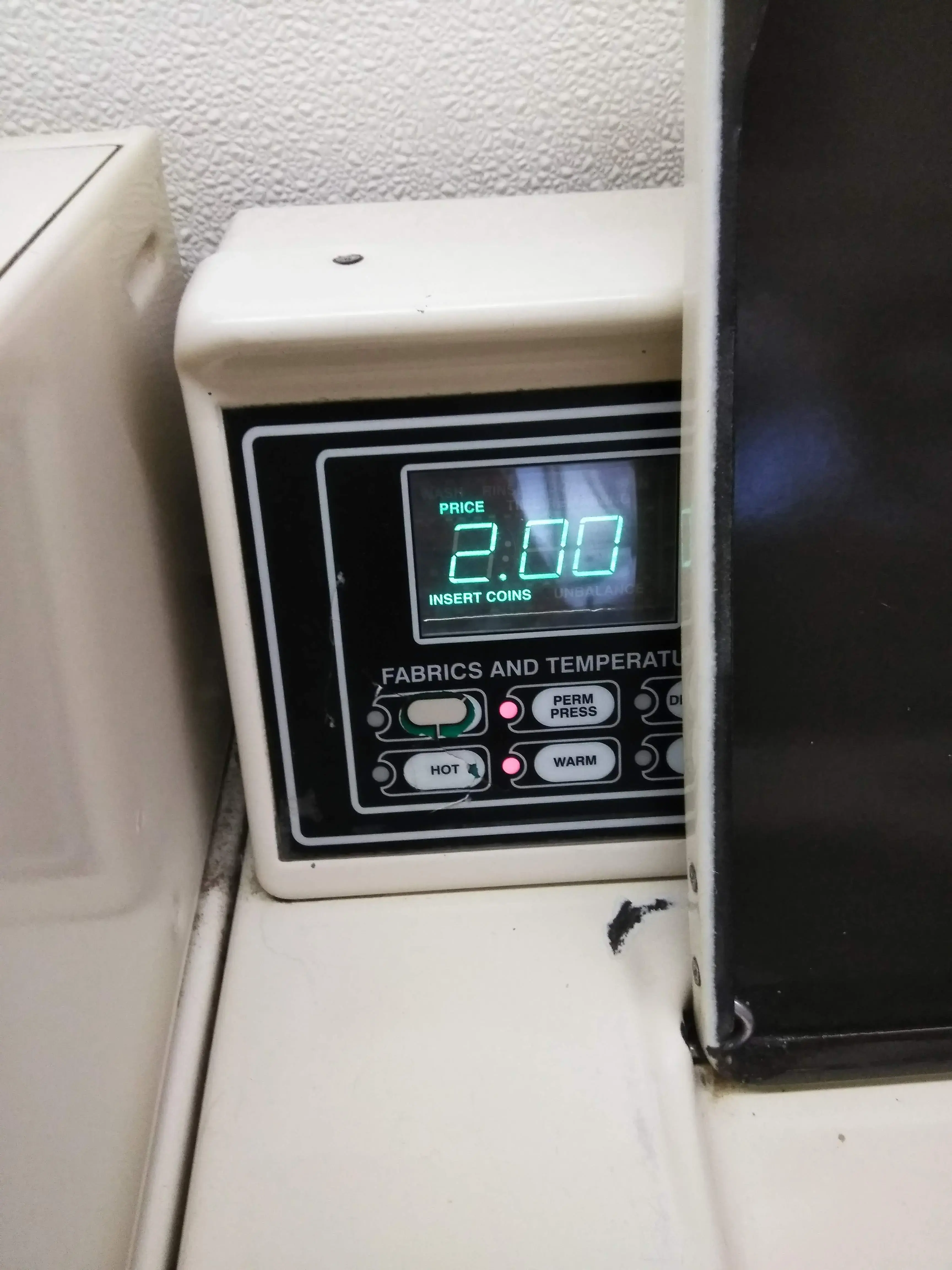 Denny's Coin Laundry - Image 5