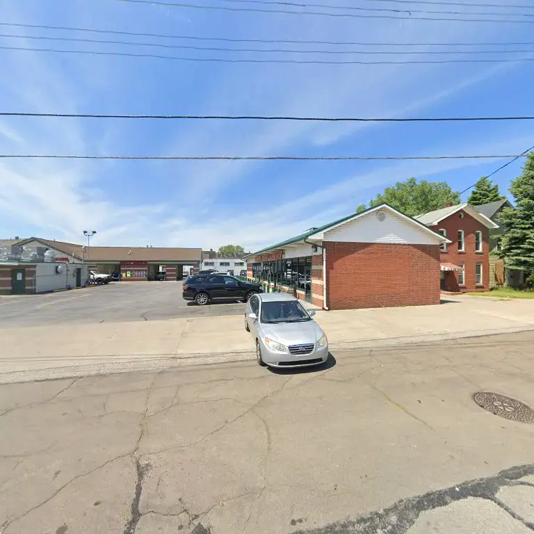 Denny's Coin Laundry - Image 12