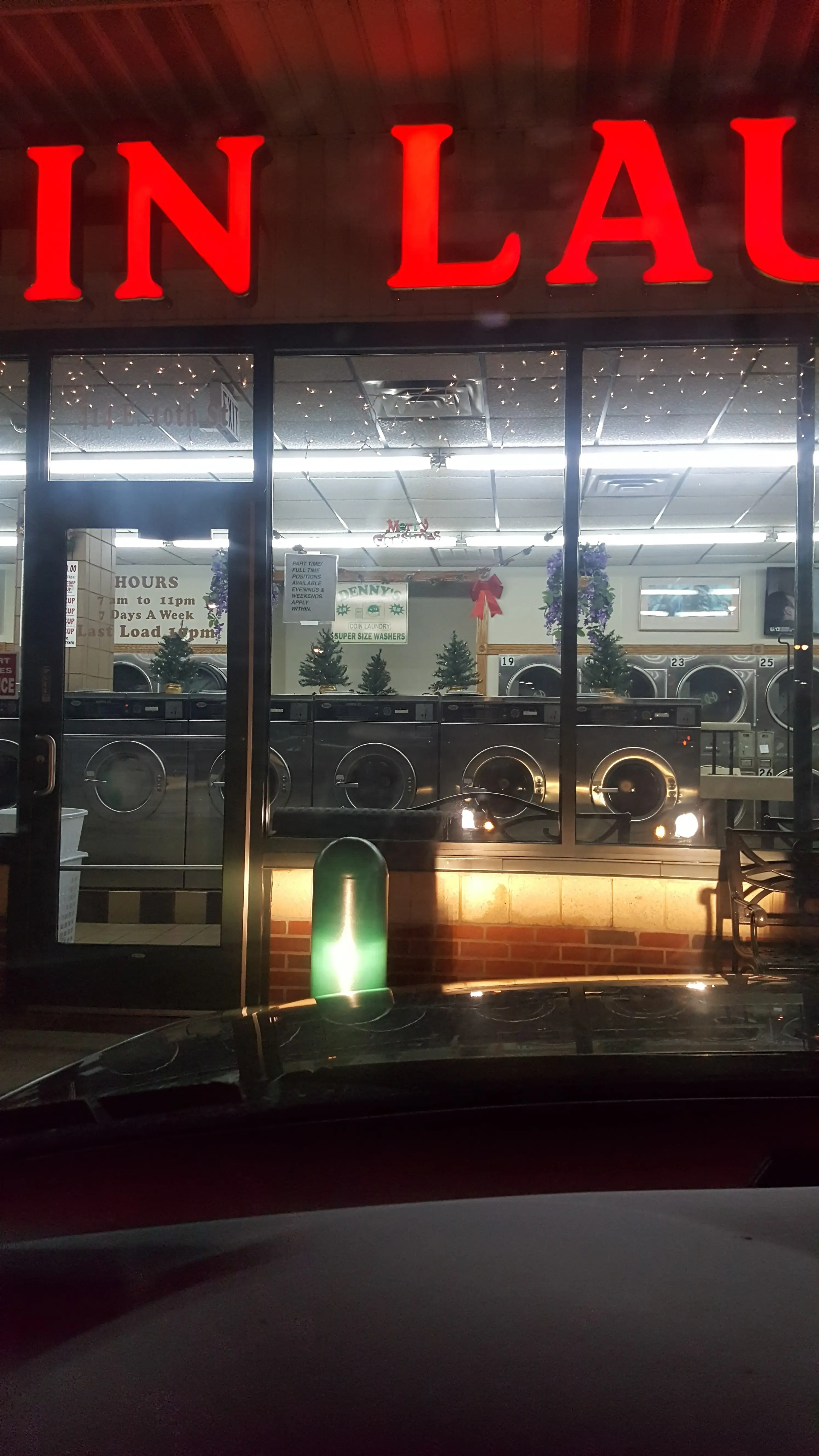 Denny's Coin Laundry - Image 4