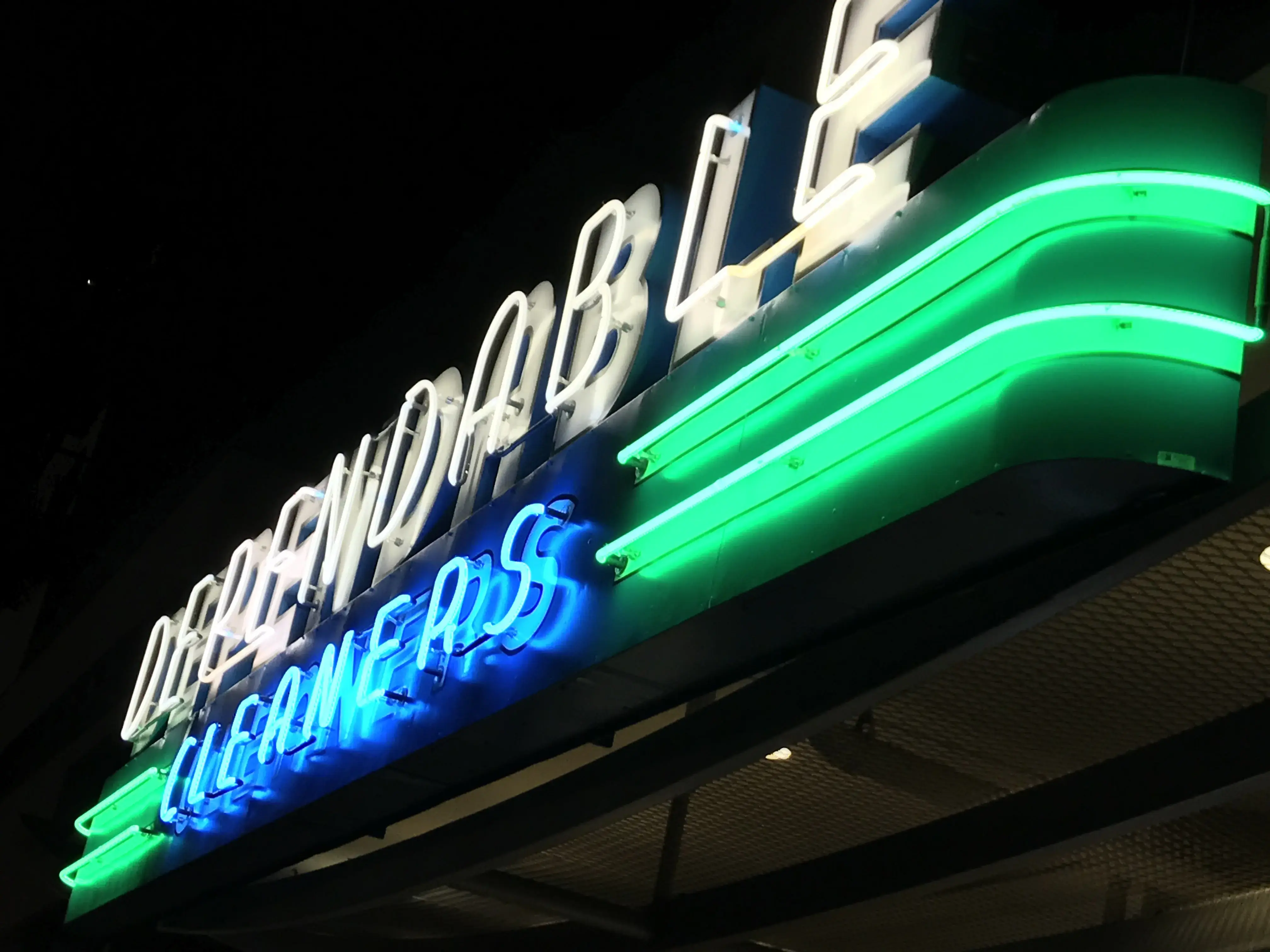 Dependable Cleaners and Drive Thru - Image 5