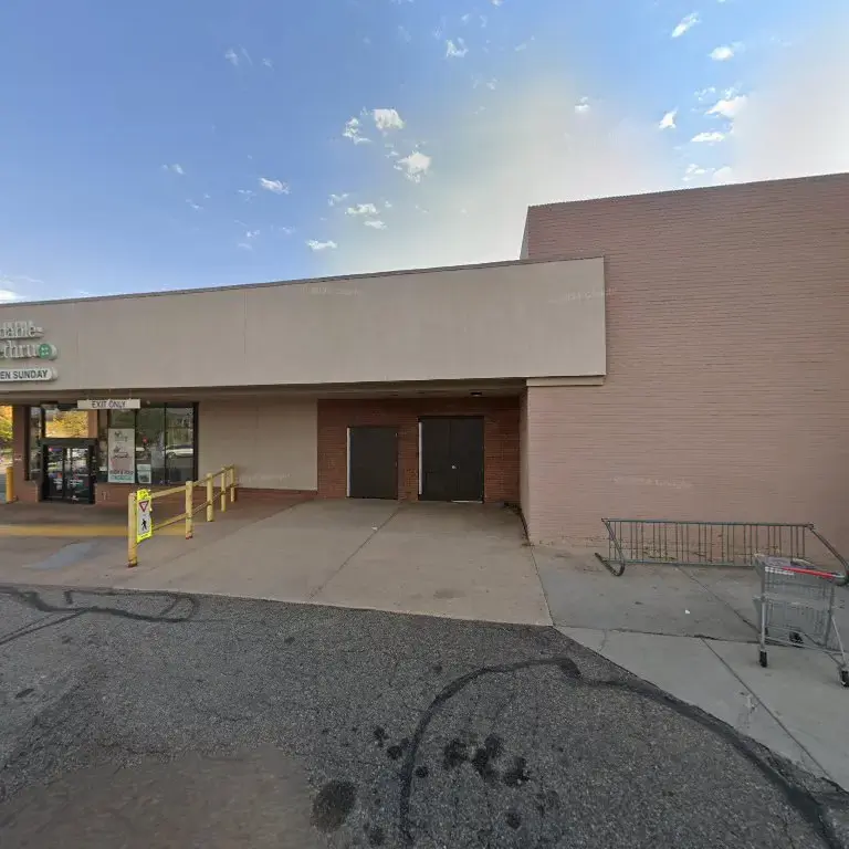 Dependable Cleaners and Drive Thru - Image 15