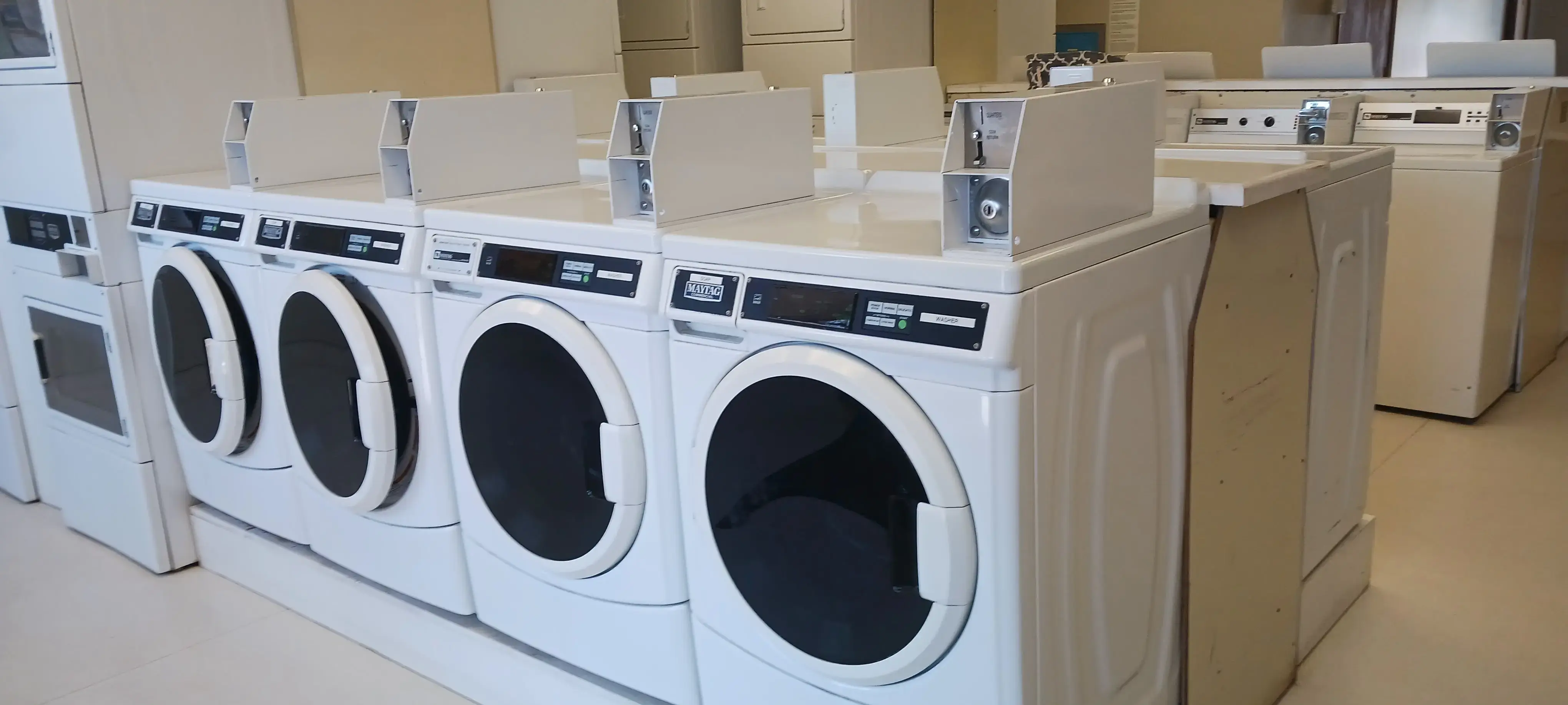 Depot Laundromat thumbnail 16