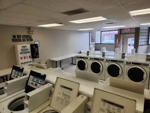 Depot Laundromat - Image 15