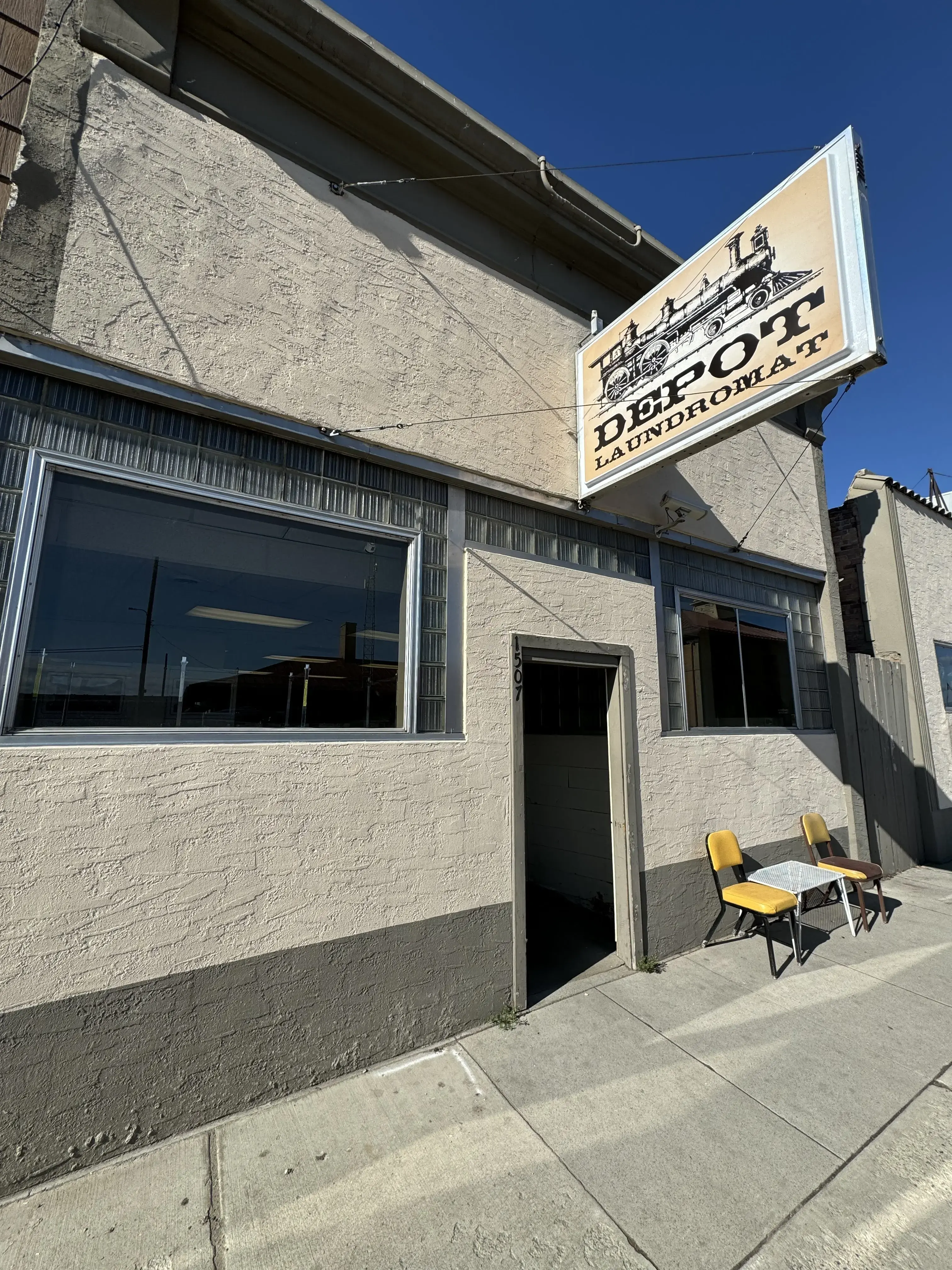 Depot Laundromat thumbnail 8
