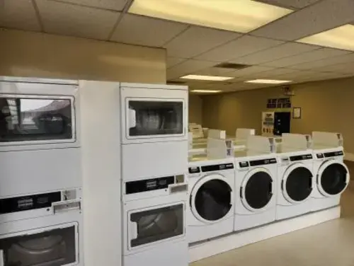 Depot Laundromat thumbnail 17