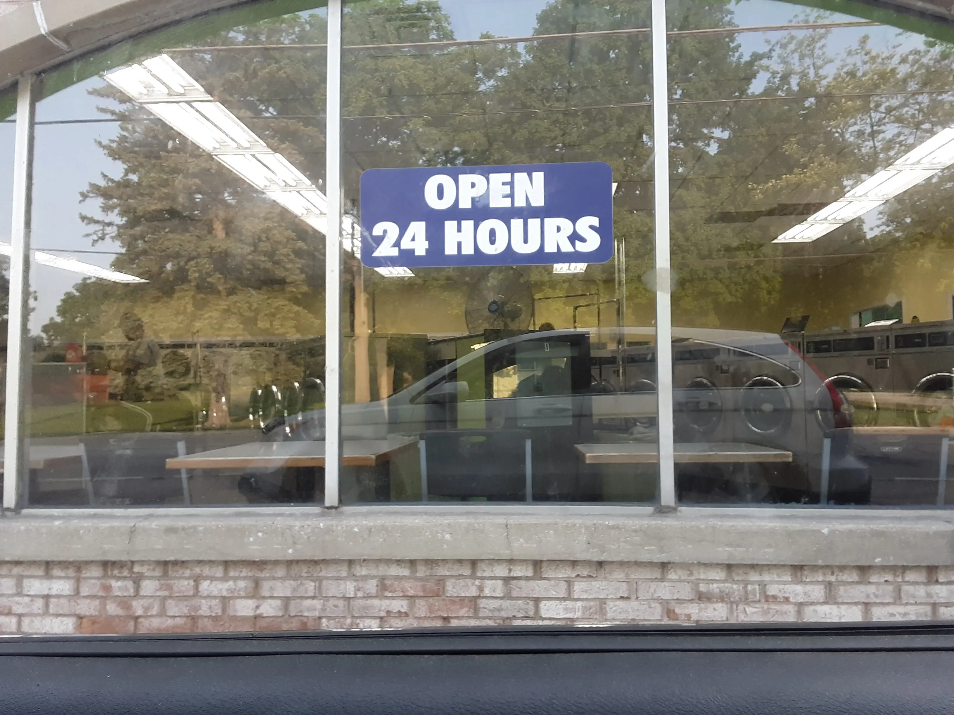 Details Dry Cleaning & Laundry - Ohio St thumbnail 13
