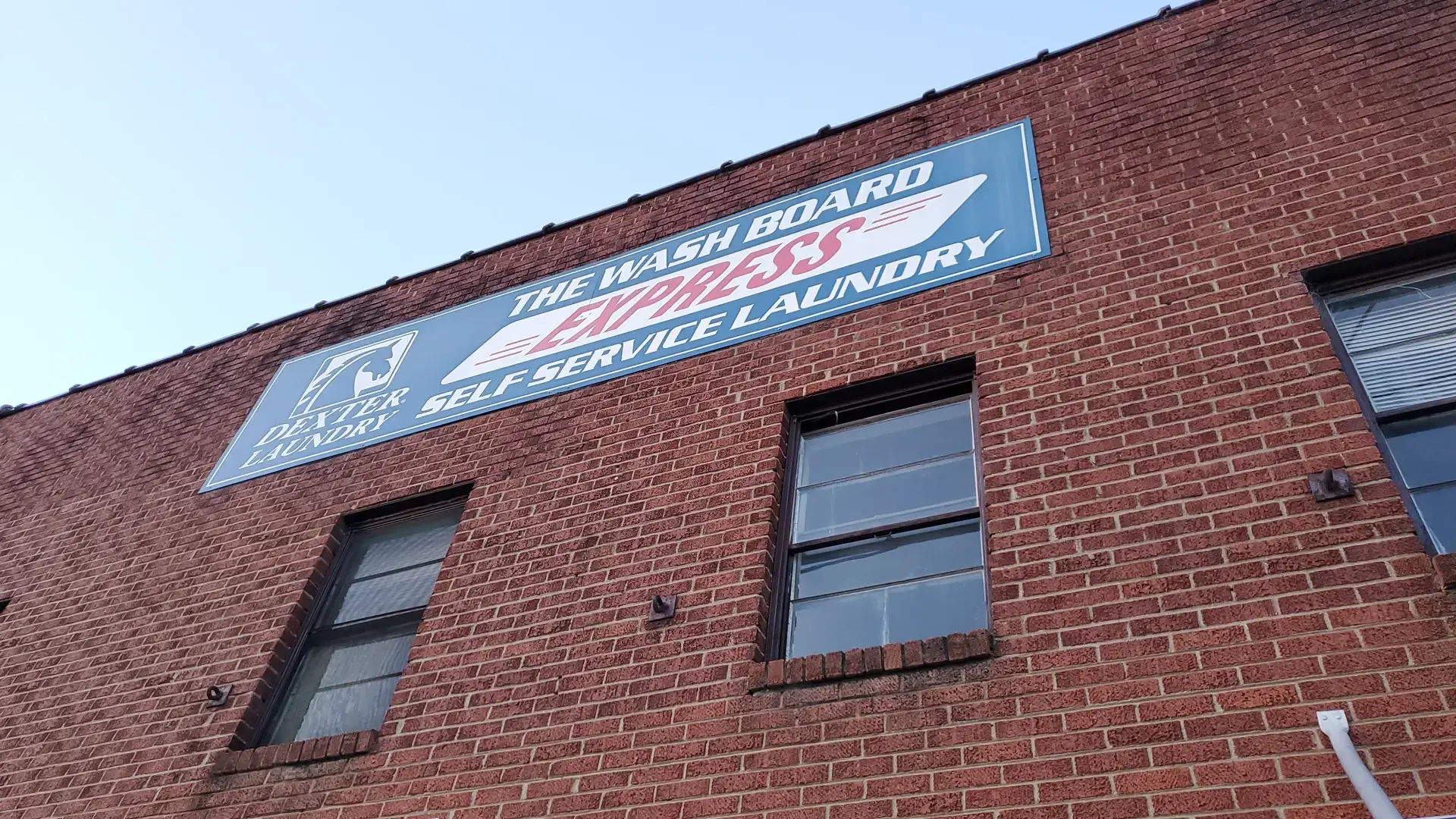 Dexter laundromat - Image 3