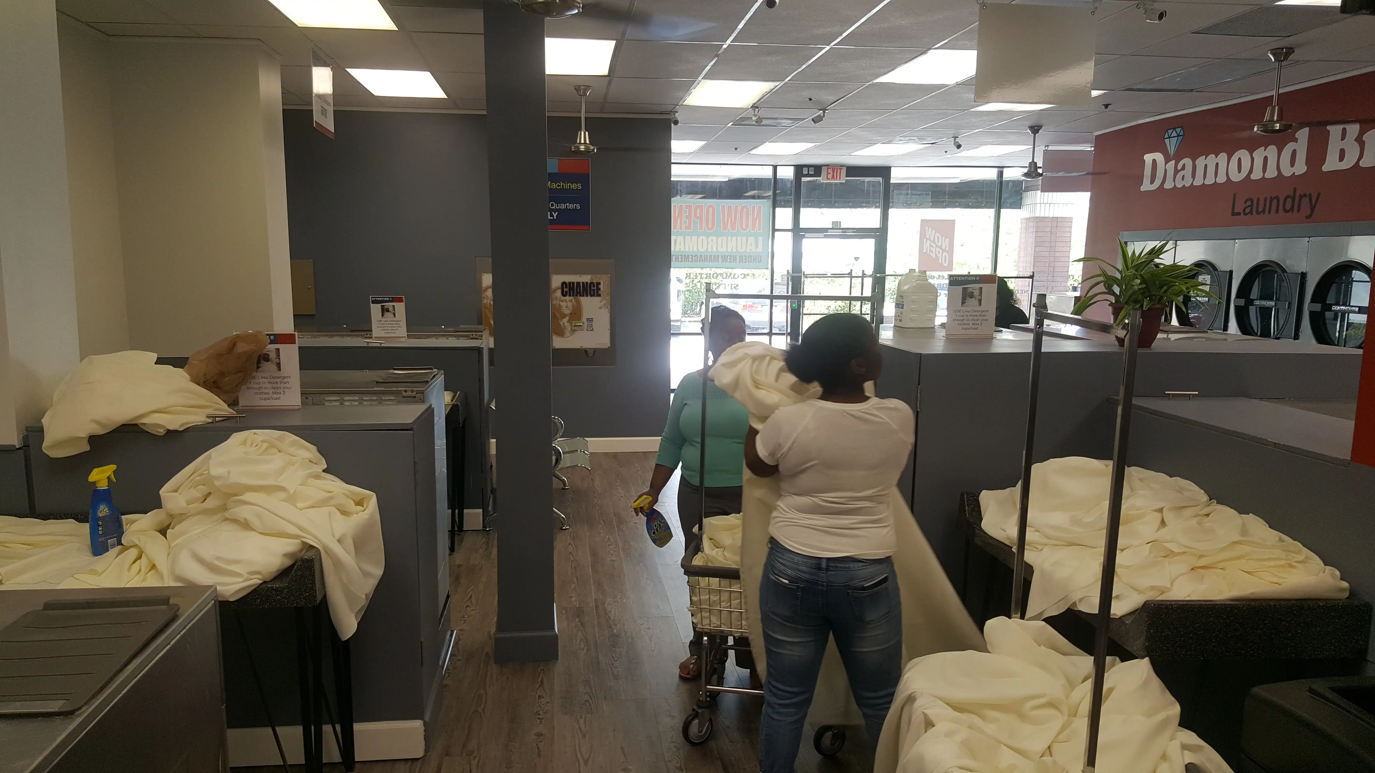 Diamond Bright Laundry of Casselberry - Image 11