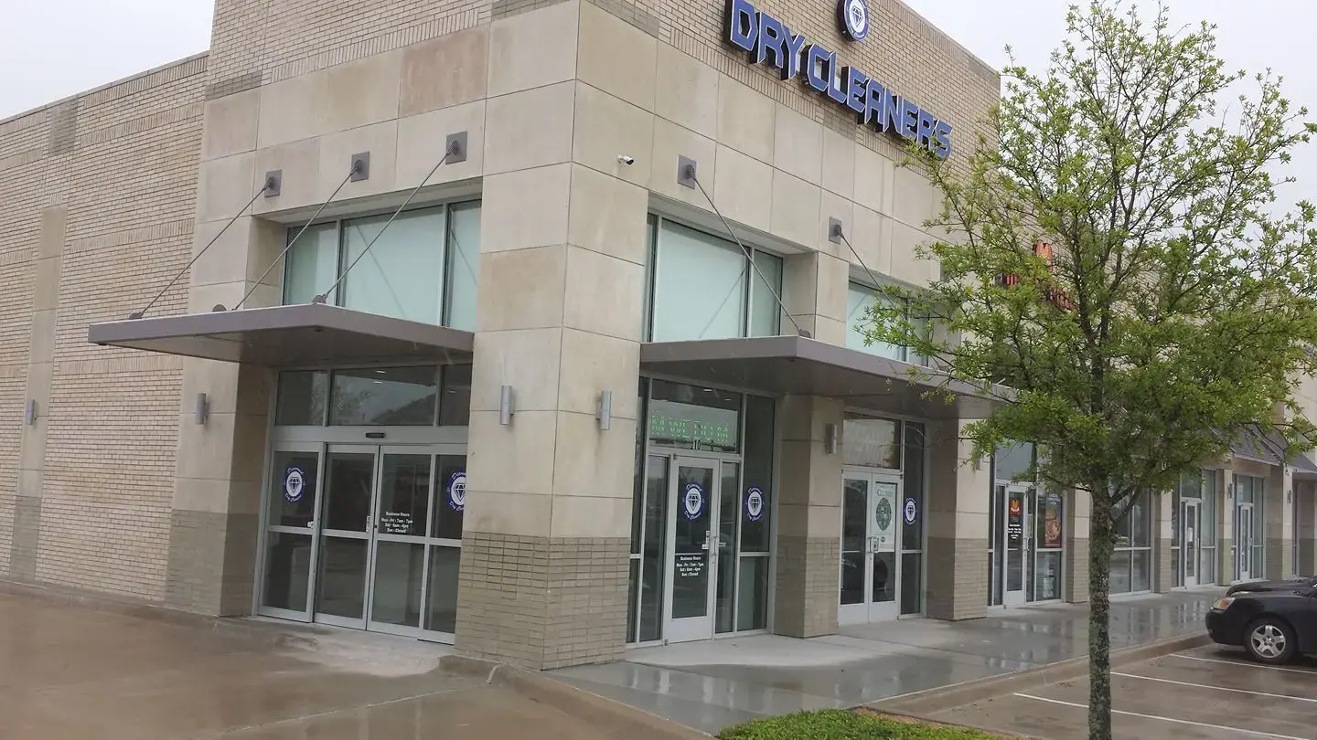 Diamond Dry Cleaners thumbnail 7