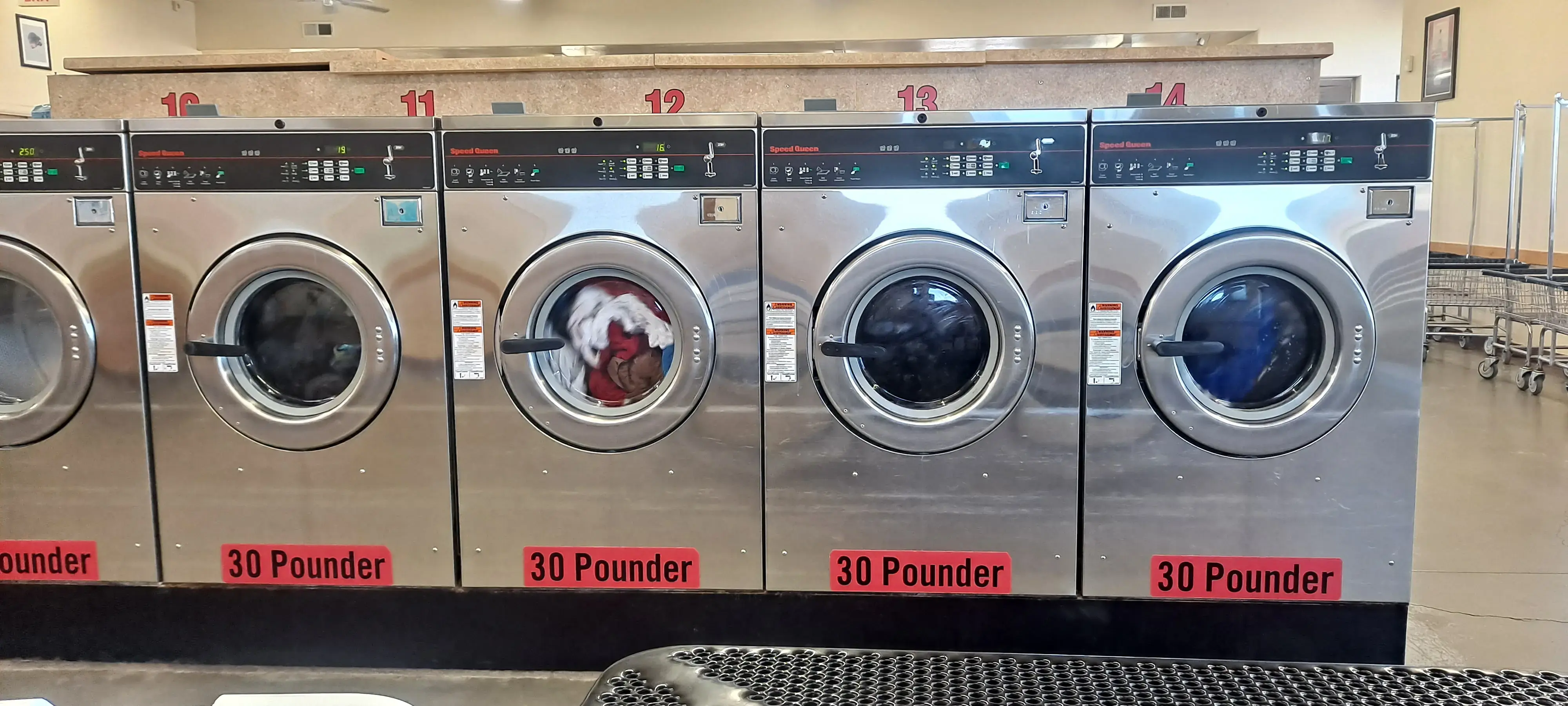 Diné Laundry - Image 4