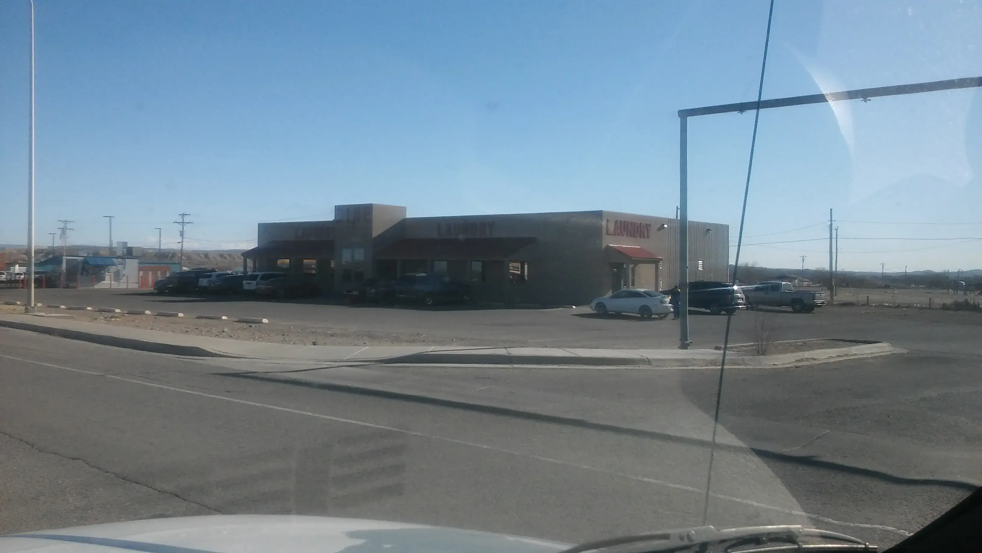 Diné Laundry - Image 7