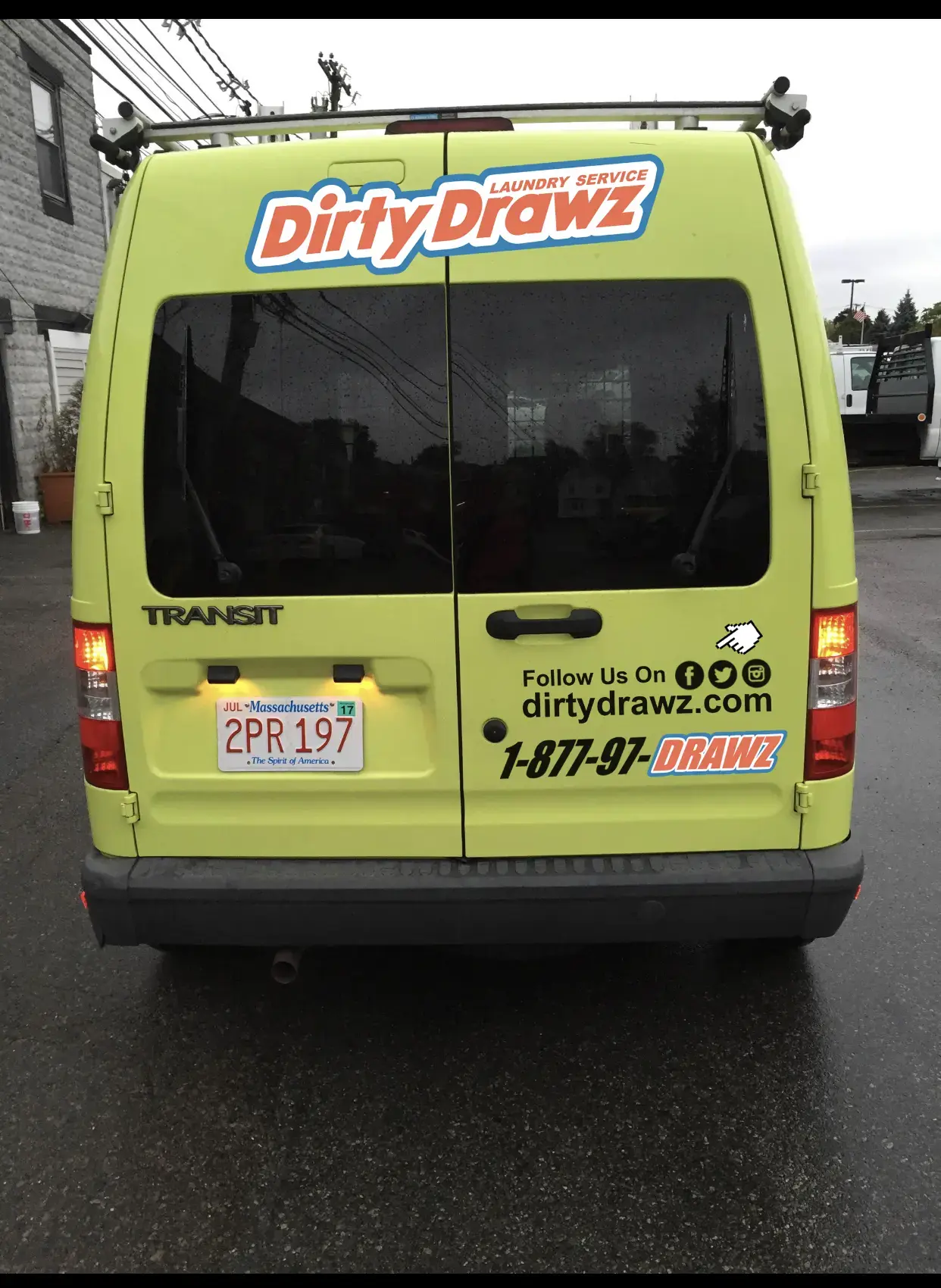 Dirty Drawz Laundry Service - Image 3