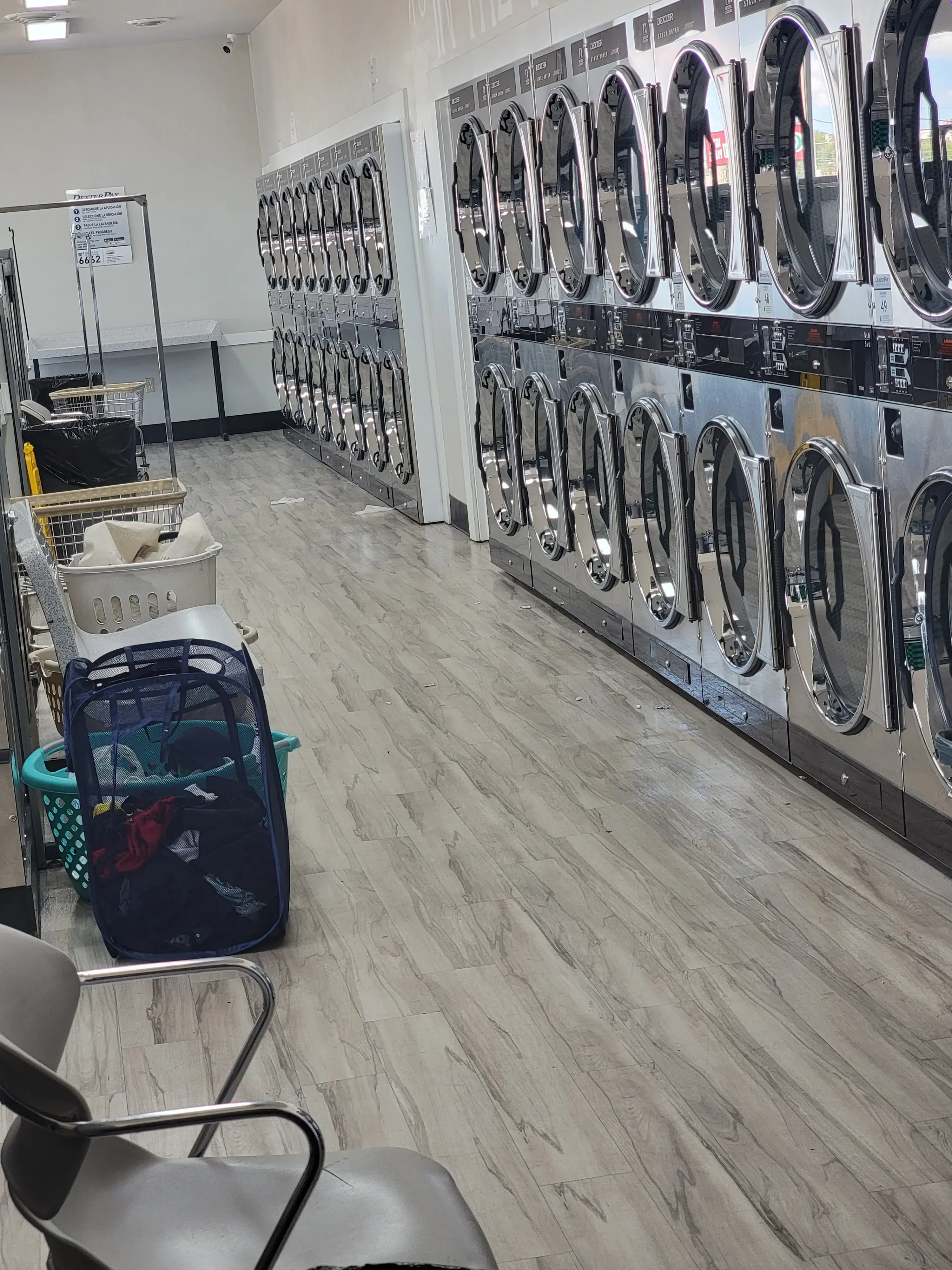 Dirty Duds Laundromat - Image 2